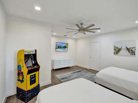 Tiny photo for 5251 NE 26th Avenue, Fort Lauderdale, FL 33308 (MLS # B26048044)