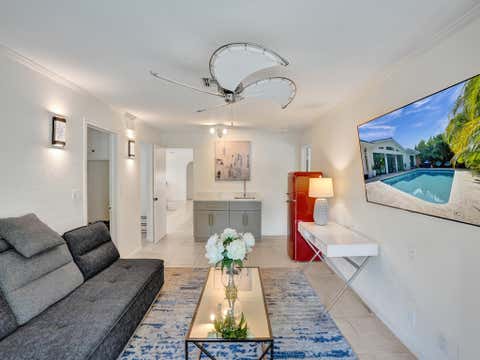 Tiny photo for 5251 NE 26th Avenue, Fort Lauderdale, FL 33308 (MLS # B26048044)