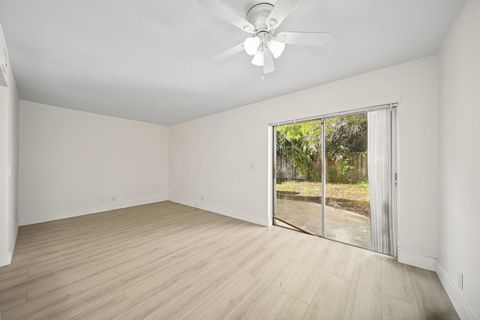 Townhouse in Tamarac FL 7410 75th St St 4.jpg