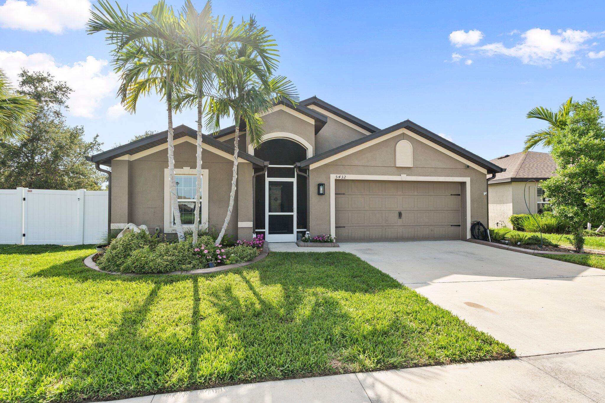 5432 SW Imagination Drive, Fort Pierce, FL, 34947/$410,000 3 5432 SW Imagination Drive