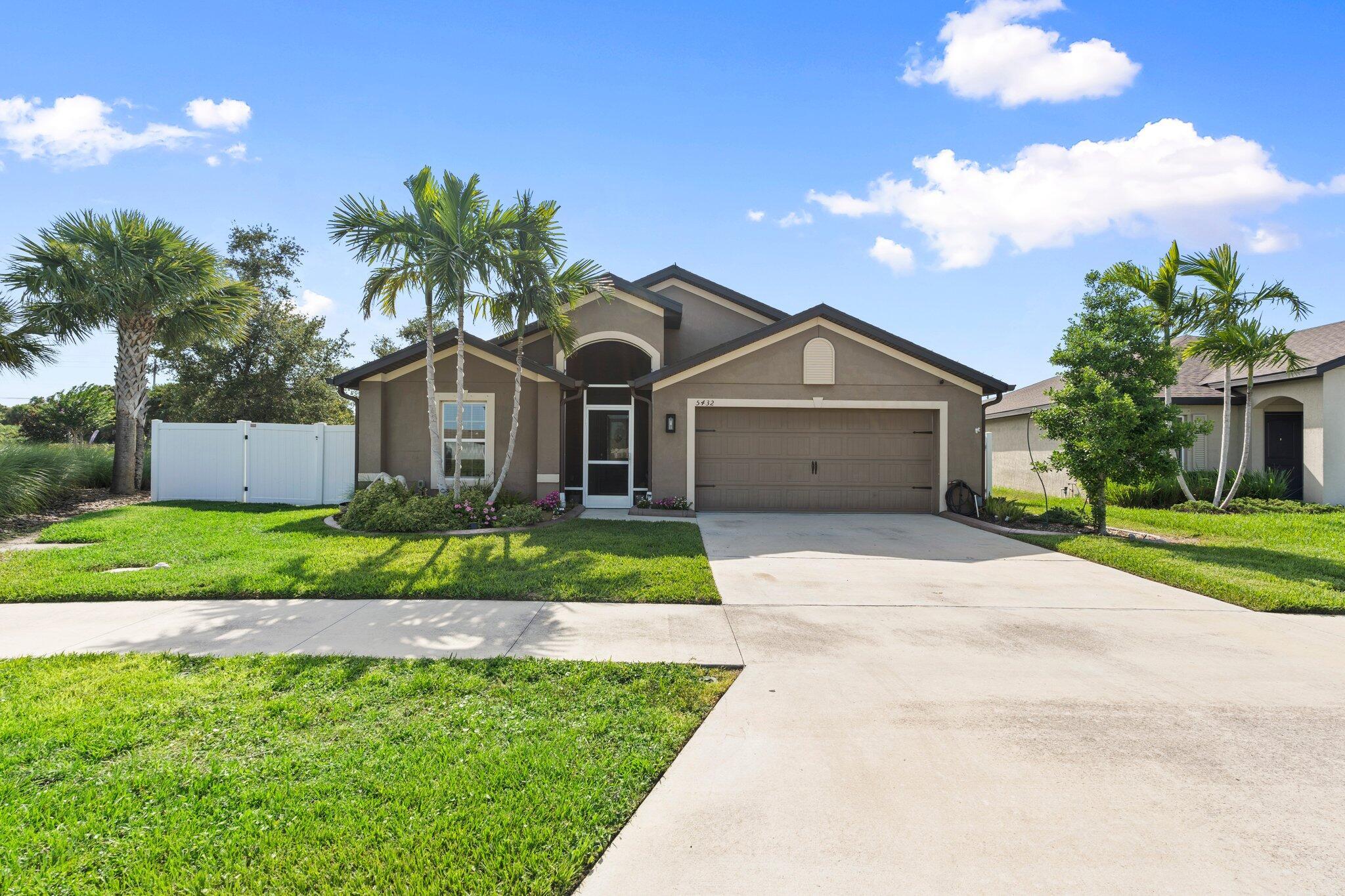 5432 SW Imagination Drive, Fort Pierce, FL, 34947/$410,000 4 5432 SW Imagination Drive