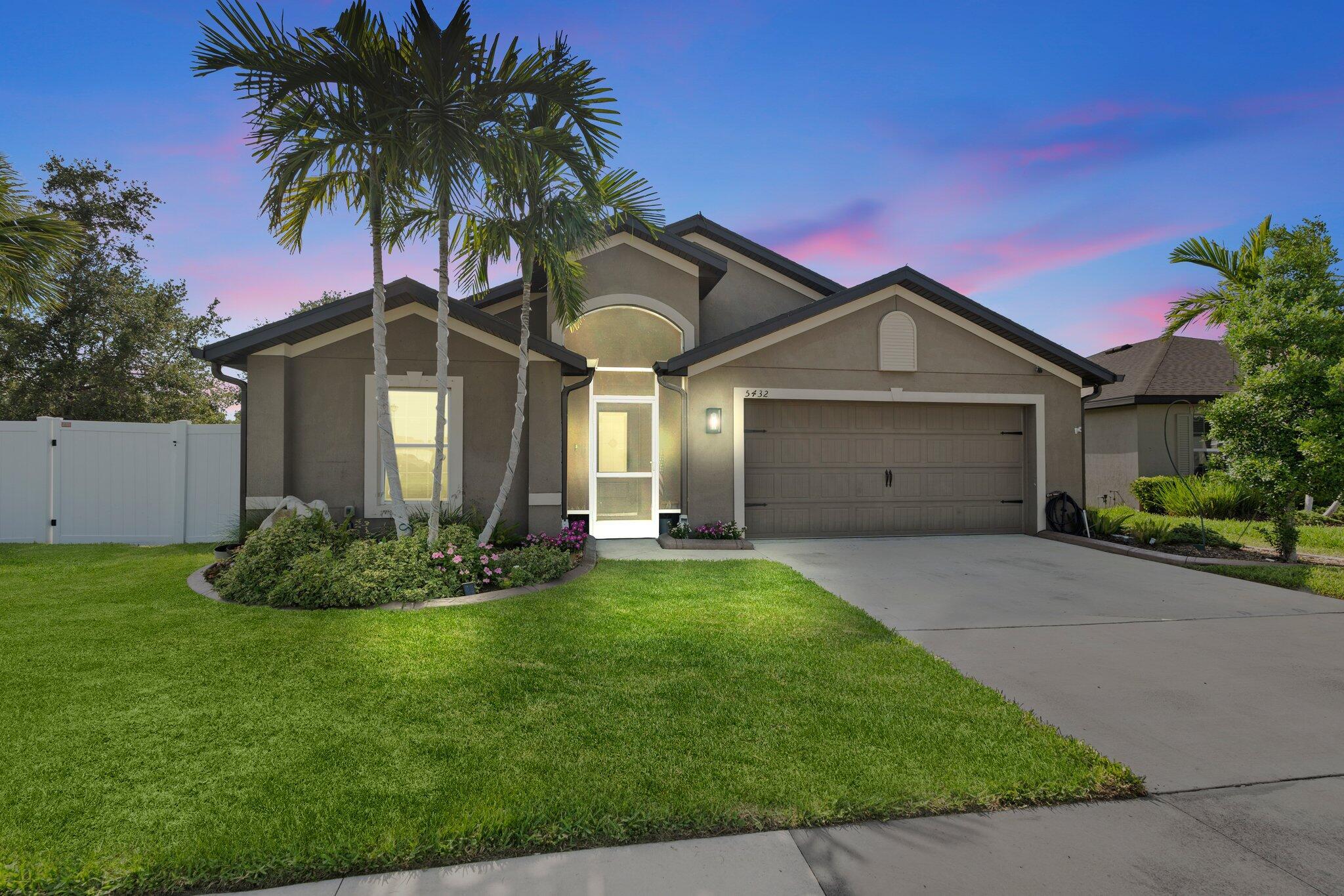 5432 SW Imagination Drive, Fort Pierce, FL, 34947/$410,000 2 5432 SW Imagination Drive