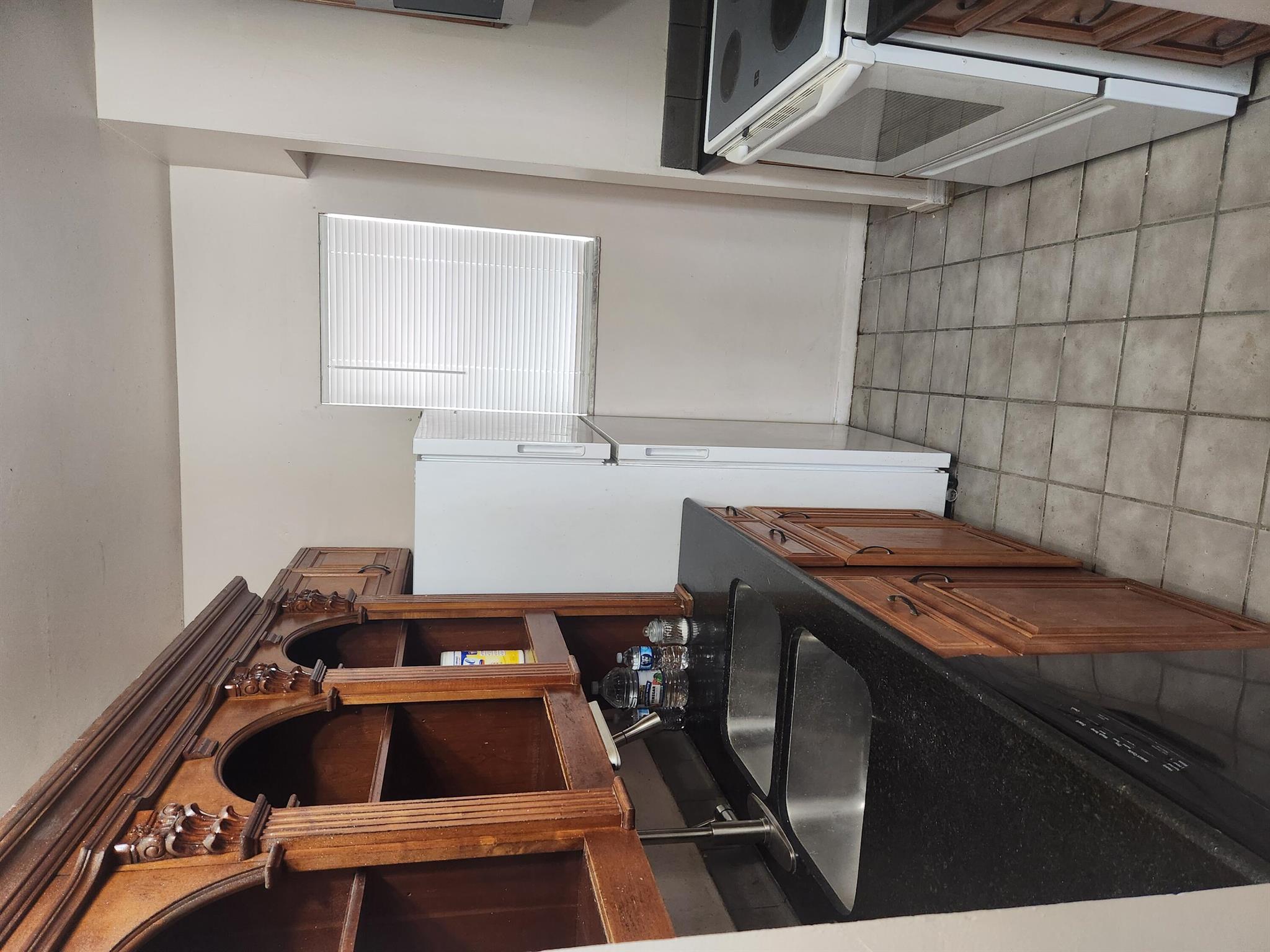 VICTORIA SQUARE CONDO - Residential Lease