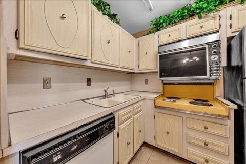 Tiny photo for 180 Cypress Club Drive #816, Pompano Beach, FL 33060 (MLS # B26042732)