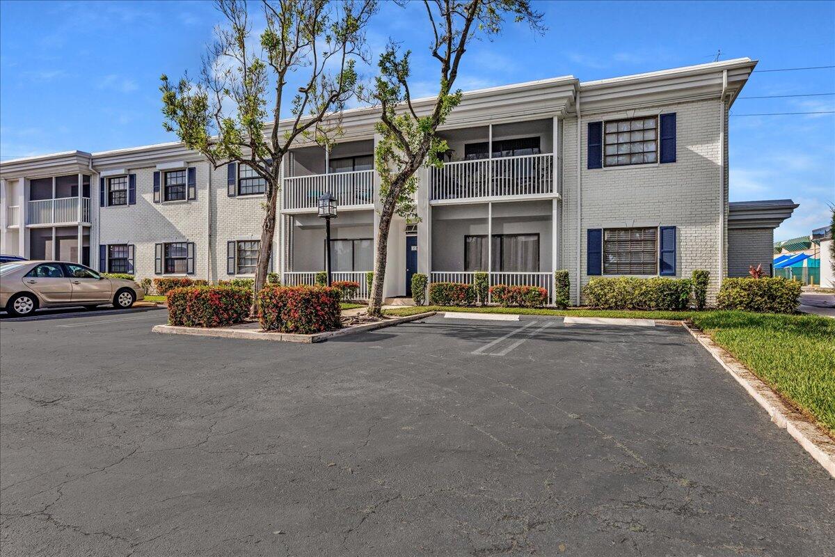 180 Cypress Club Drive 816