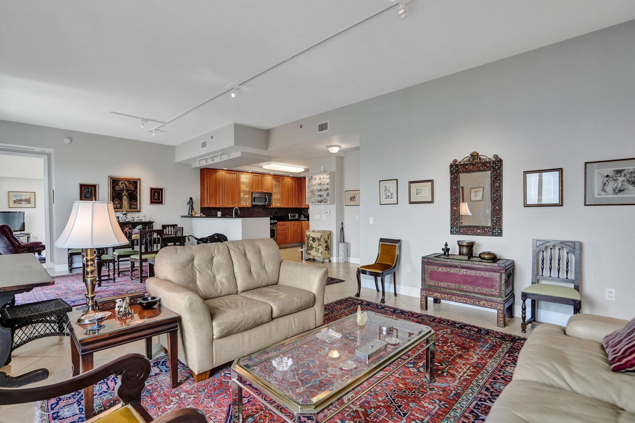 2633 NE 14th Ave 400