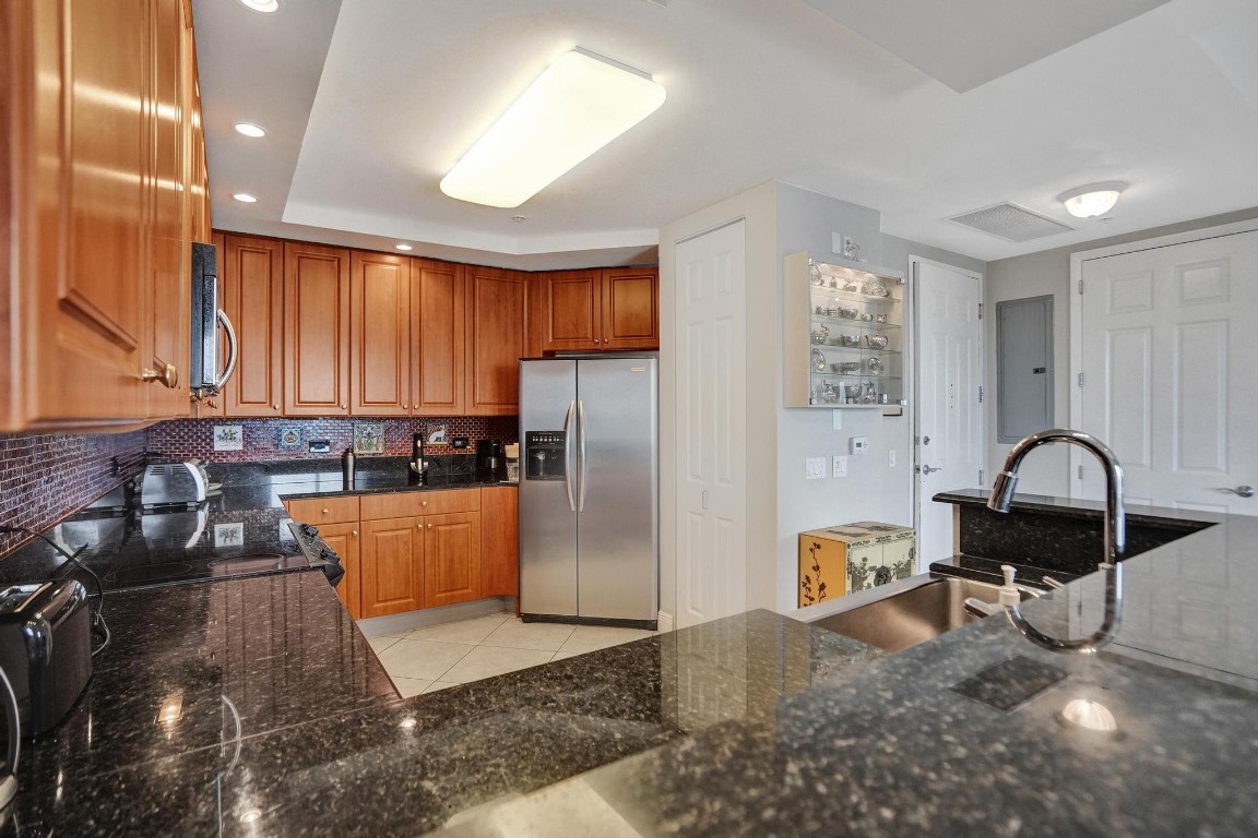 2633 NE 14th Avenue 400