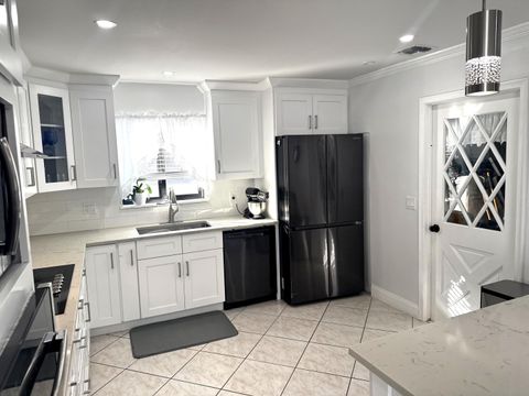Tiny photo for 4170 Sussex Avenue, Lake Worth, FL 33461 (MLS # R11151666)