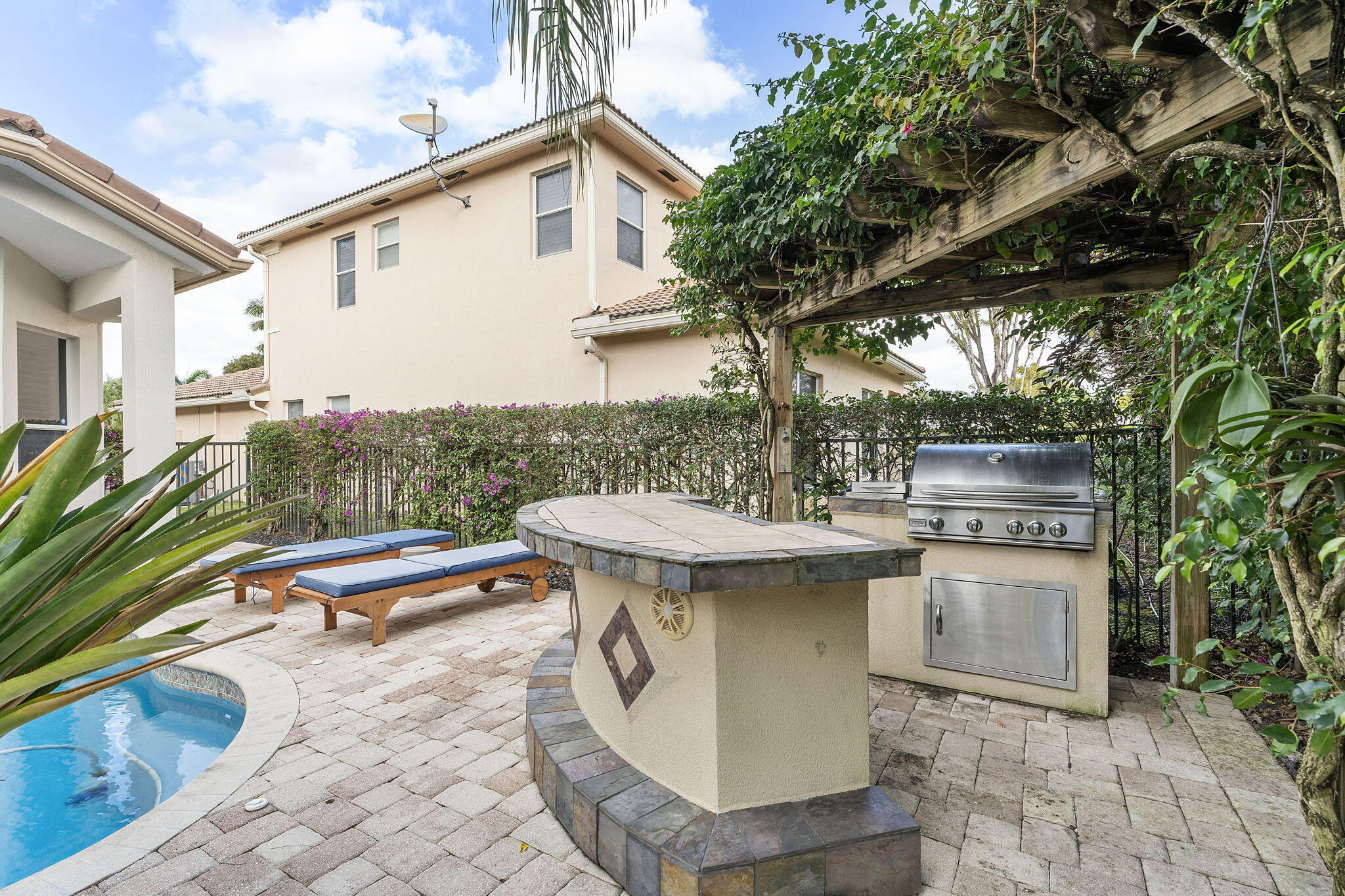 SARATOGA AT ROYAL PALM PL 1 - Residential