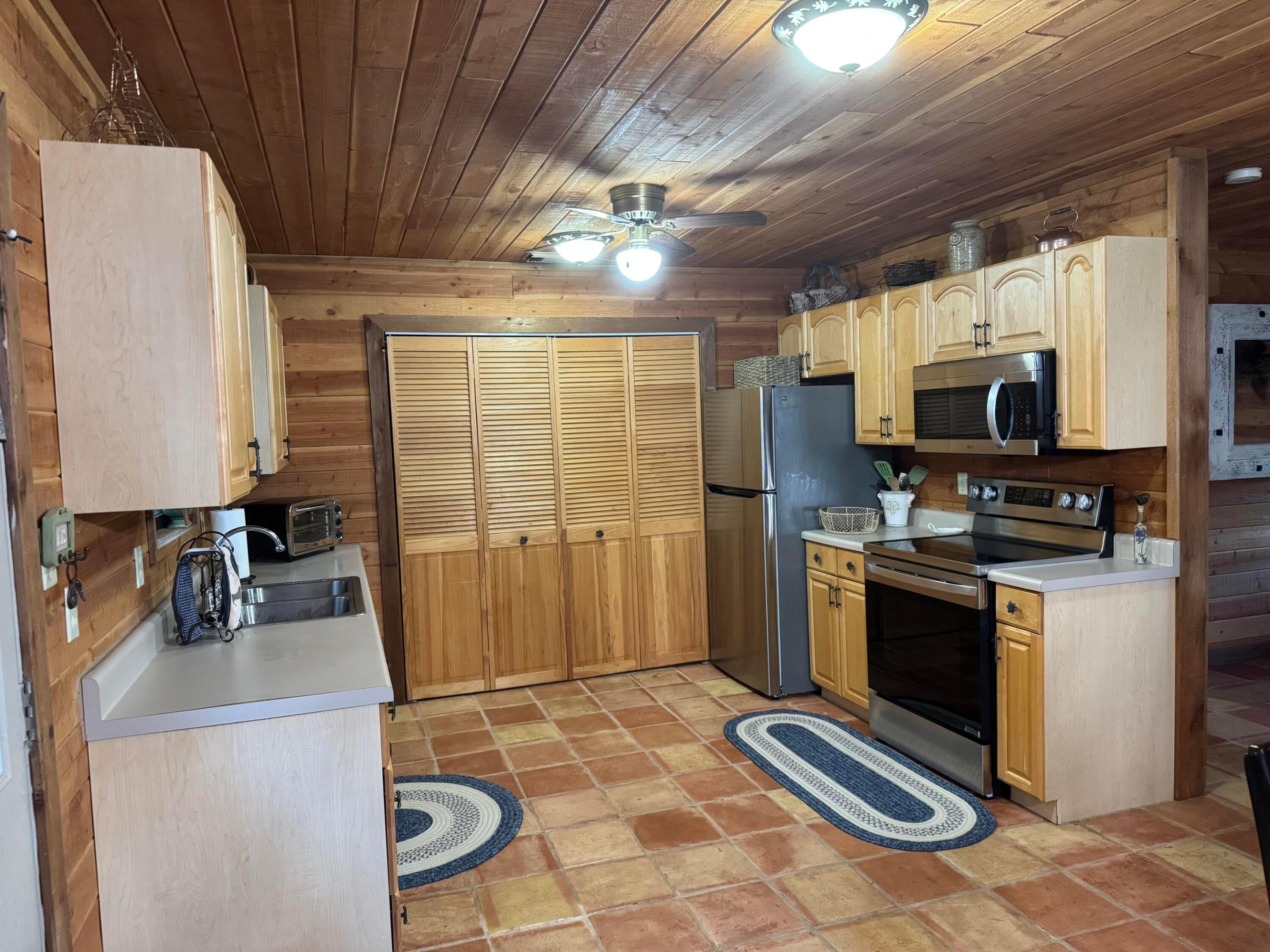 Indian Hammock Hunt and Riding Club - Residential Lease