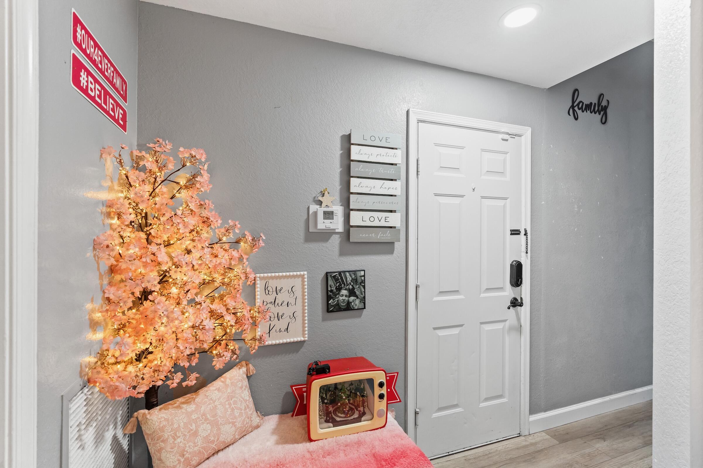 COUNTRY CLUB VIEWS - Residential