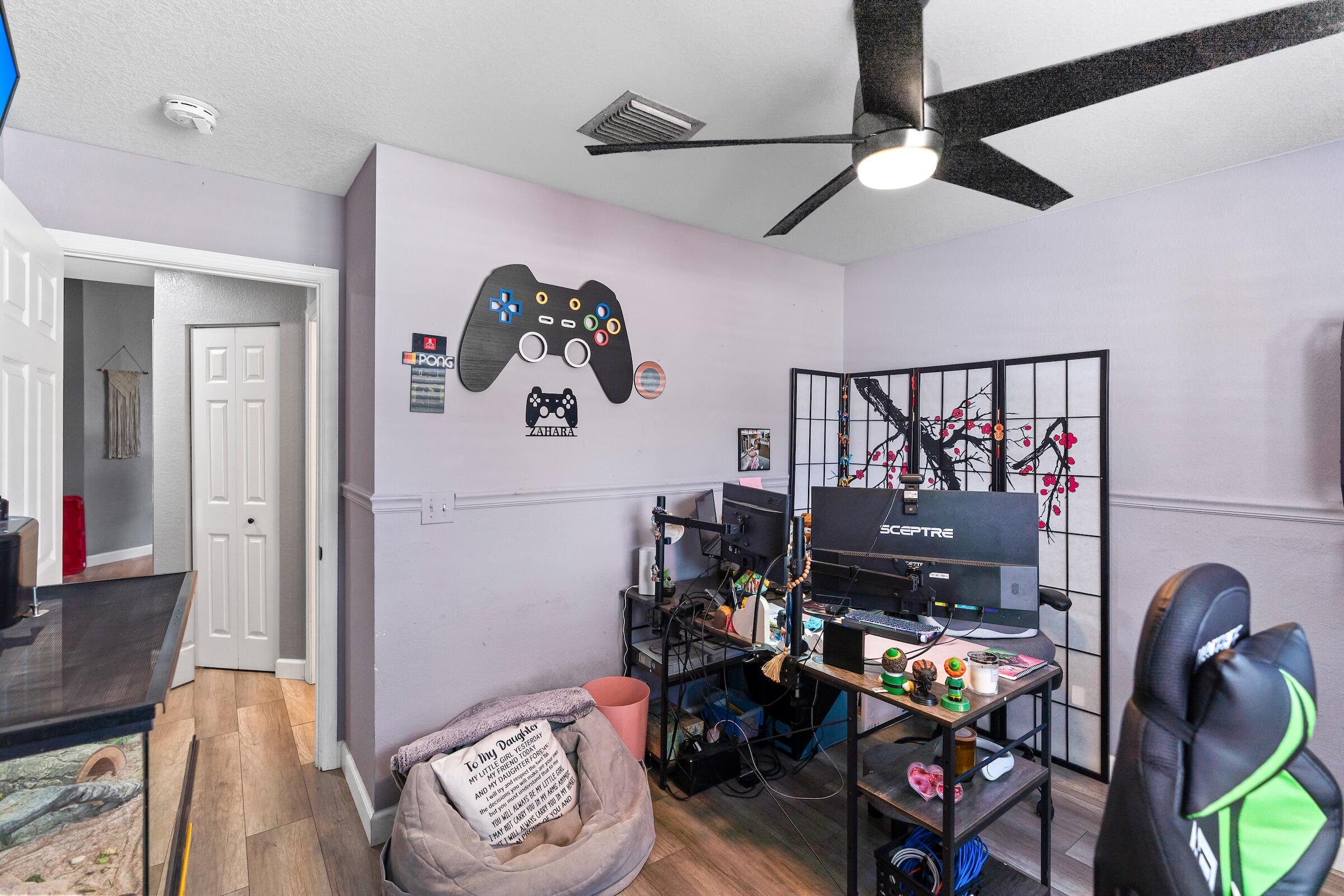 COUNTRY CLUB VIEWS - Residential