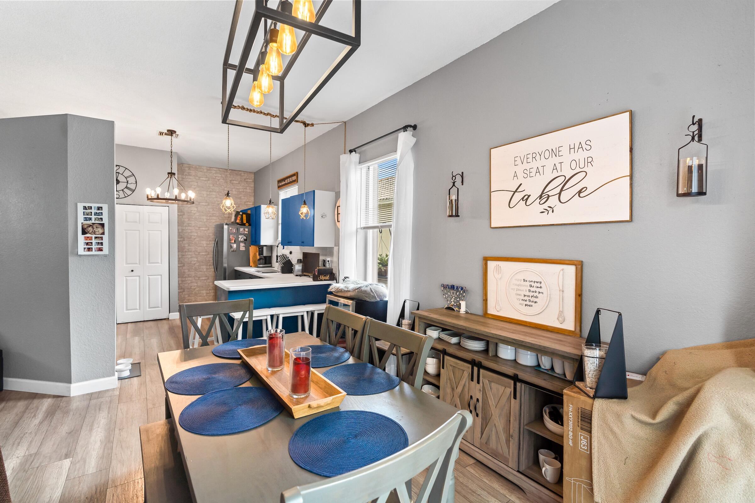 COUNTRY CLUB VIEWS - Residential