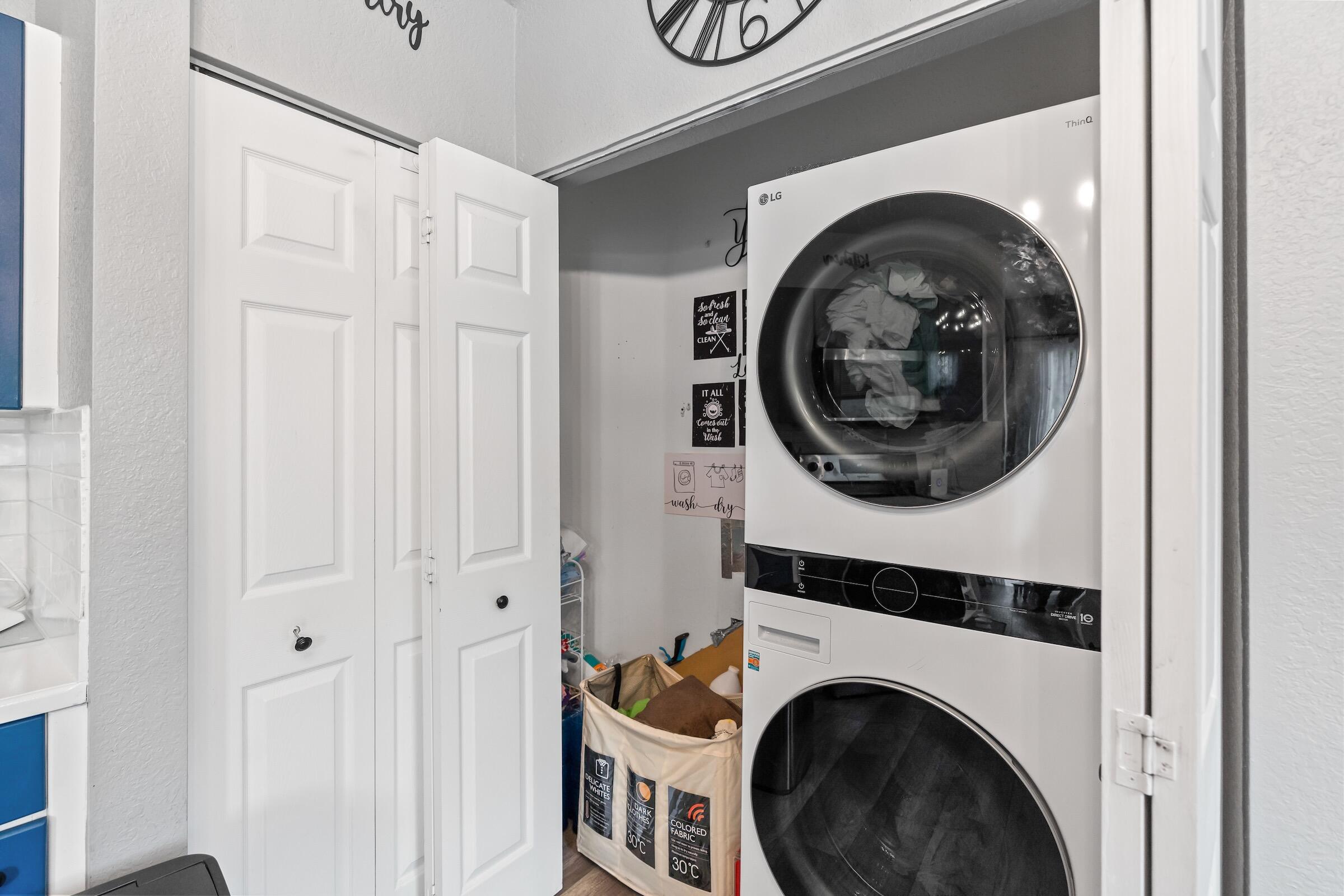 COUNTRY CLUB VIEWS - Residential