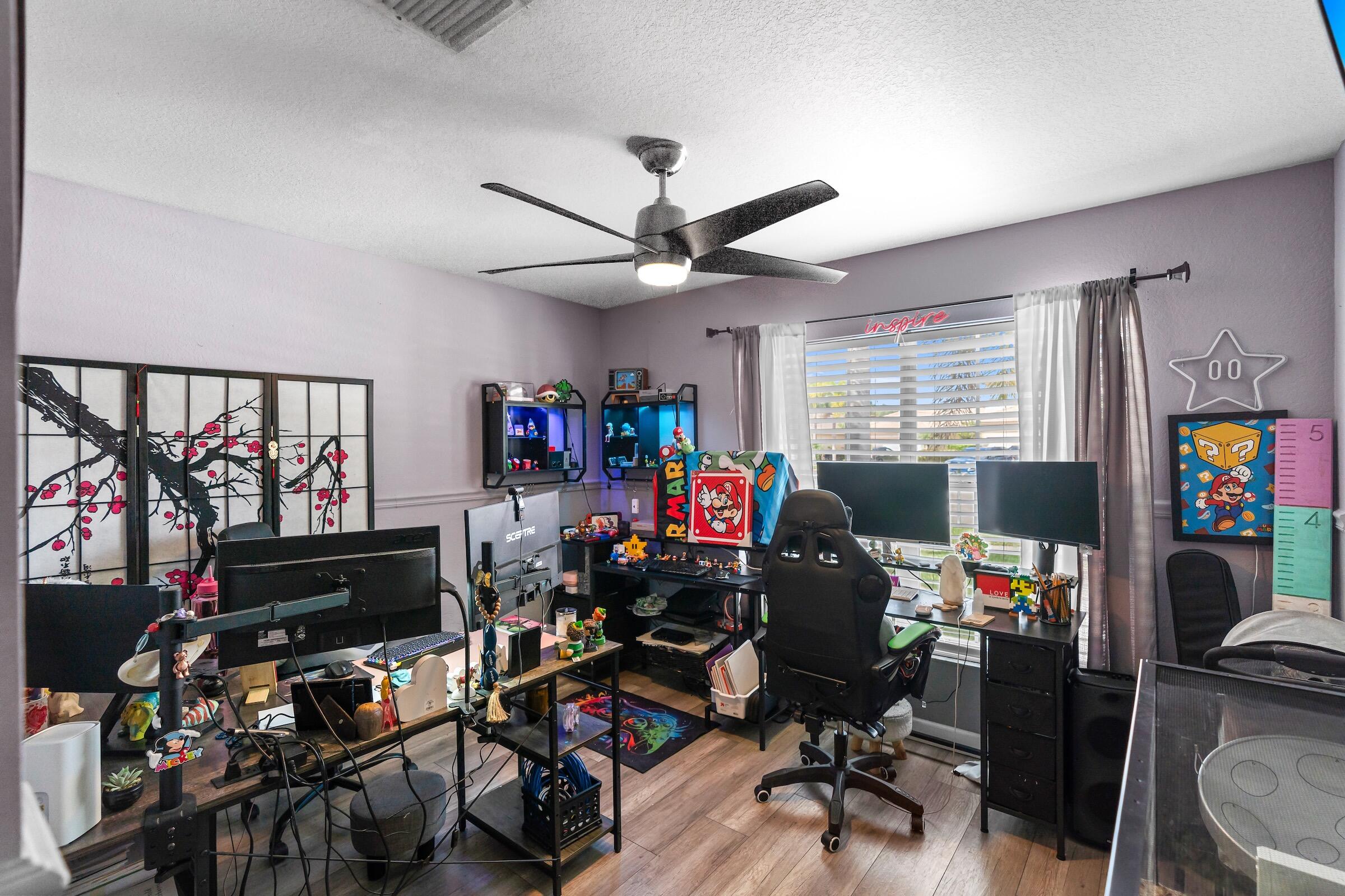 COUNTRY CLUB VIEWS - Residential