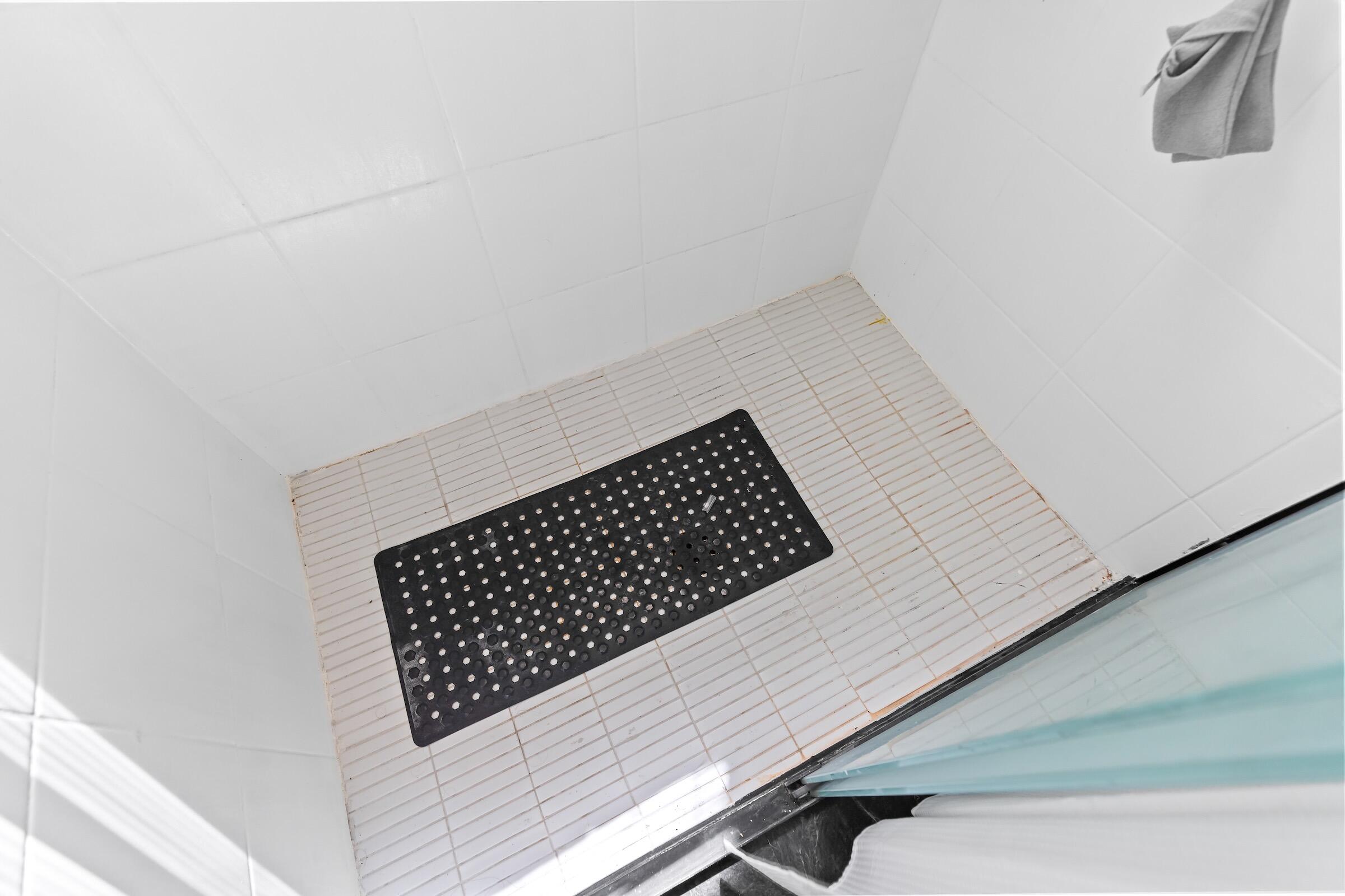 COUNTRY CLUB VIEWS - Residential