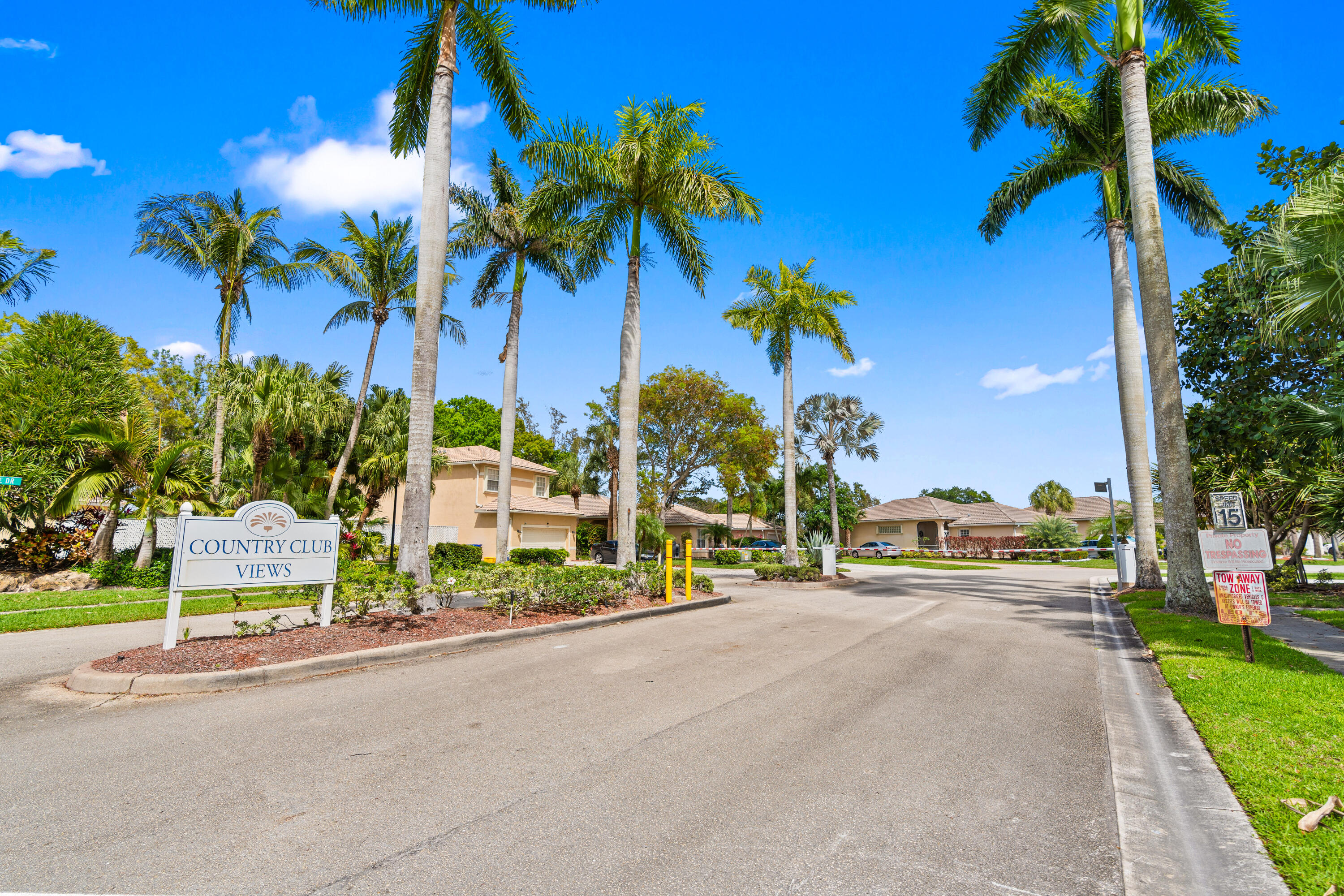 COUNTRY CLUB VIEWS - Residential