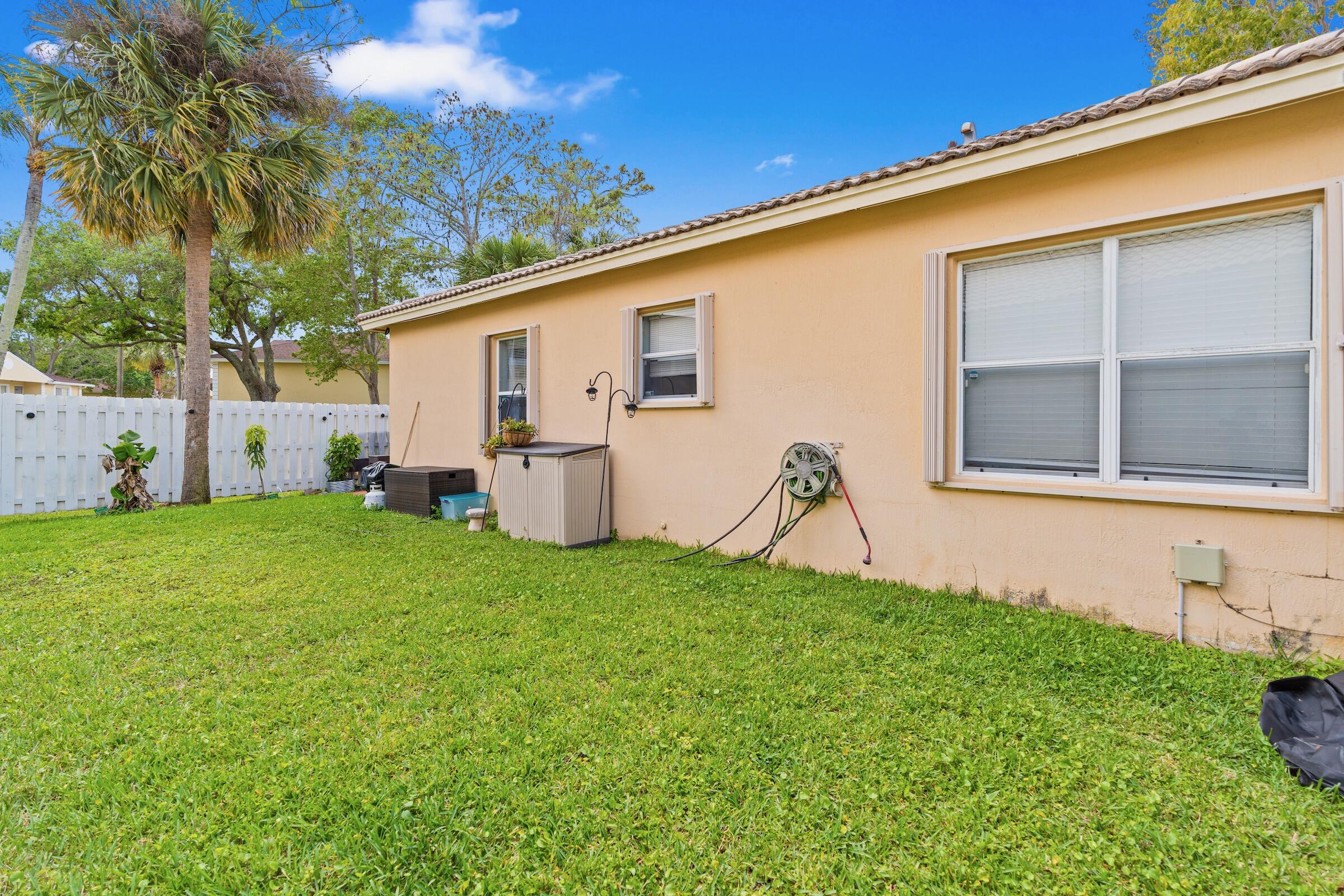 COUNTRY CLUB VIEWS - Residential