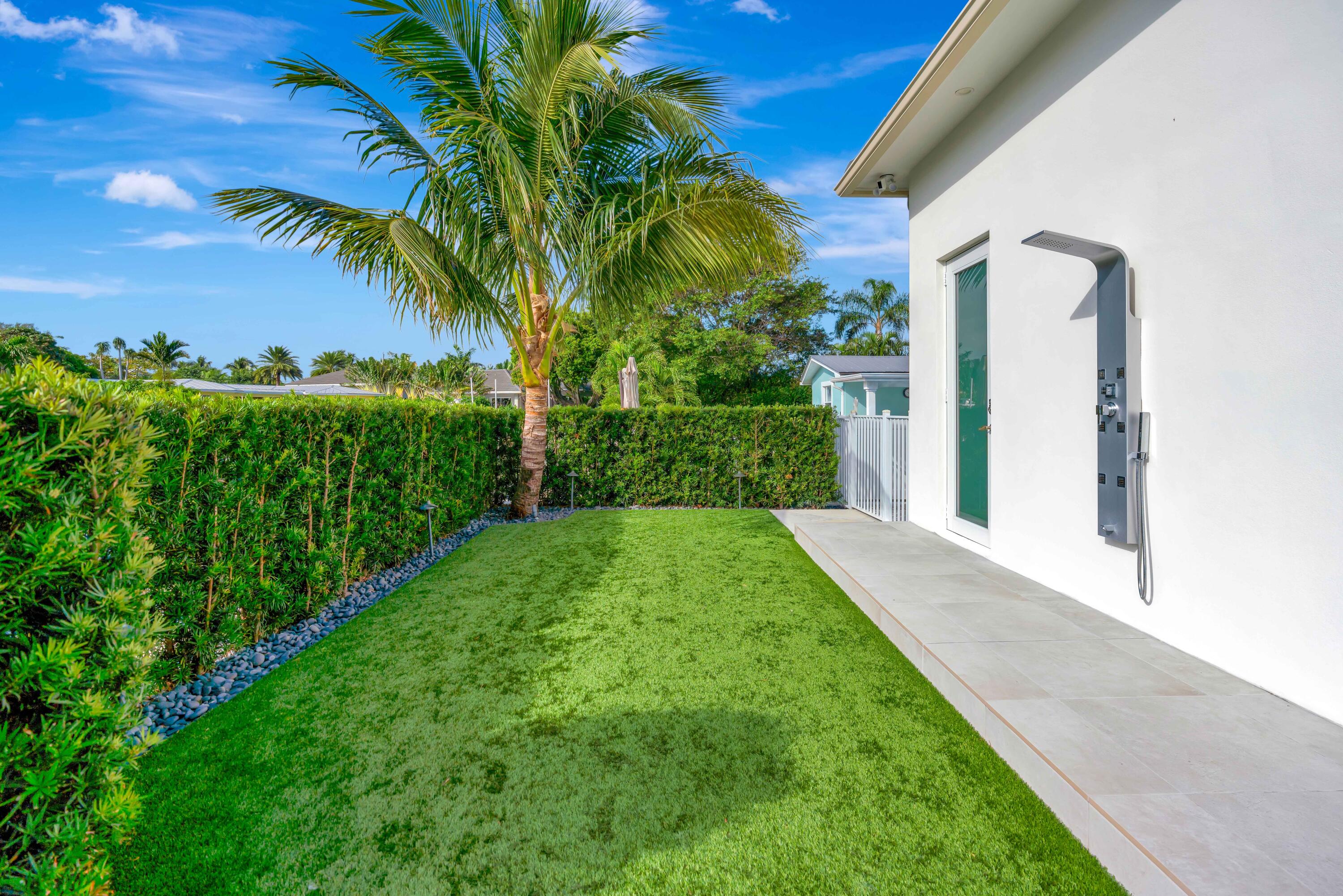 NORTH PALM BEACH VILLAGE OF 2 - Residential