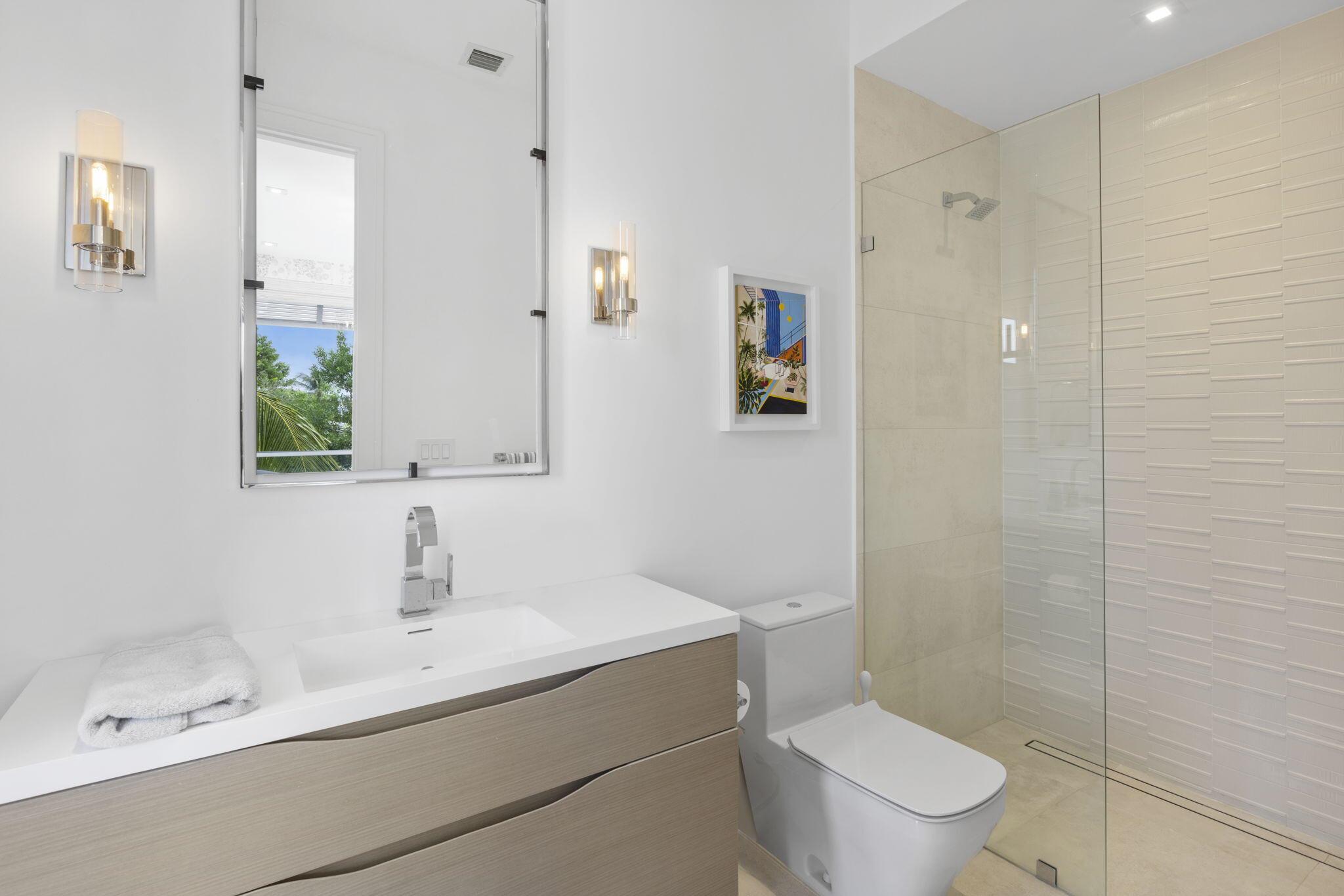 TEN TWENTY LANGER - Residential