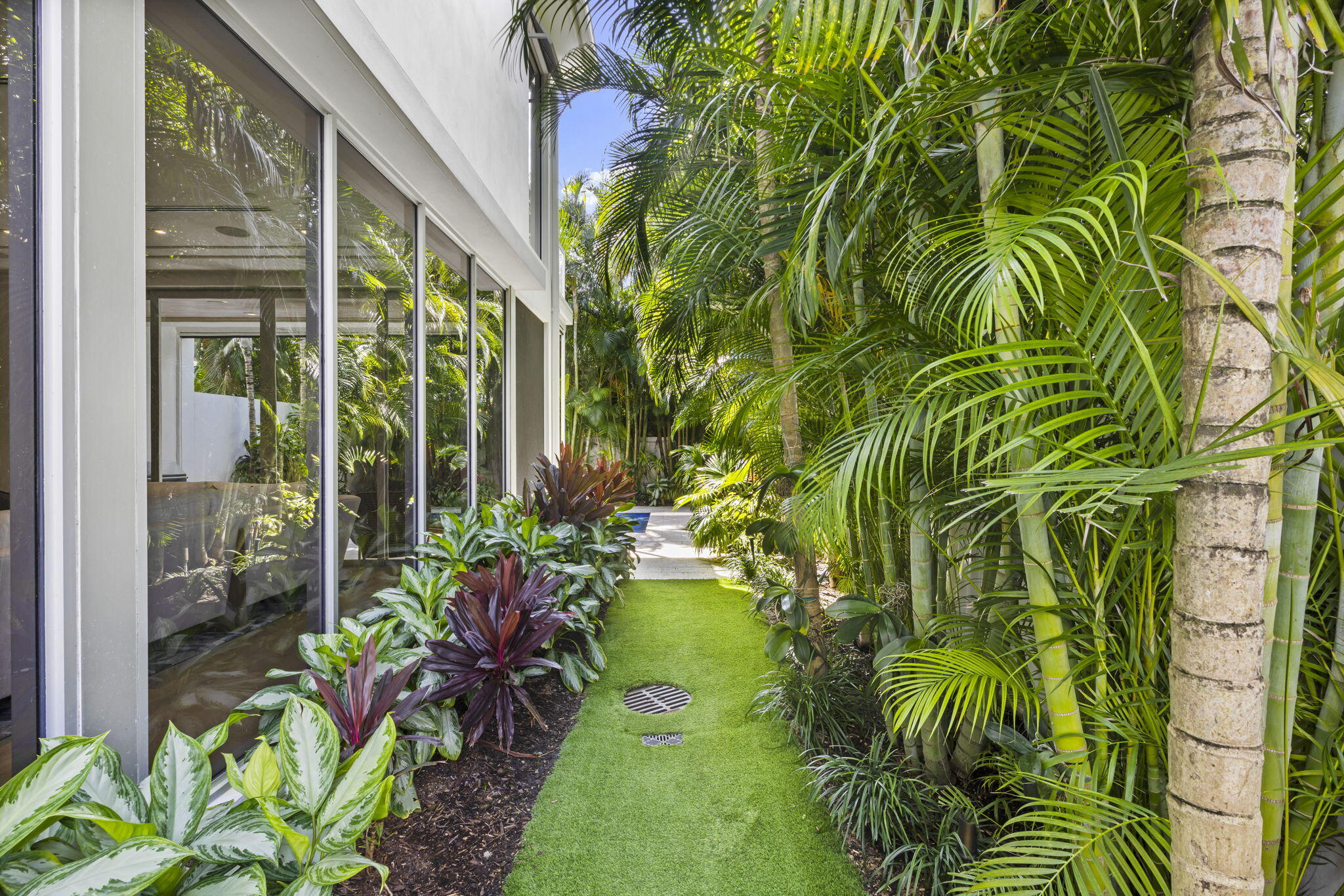 TEN TWENTY LANGER - Residential