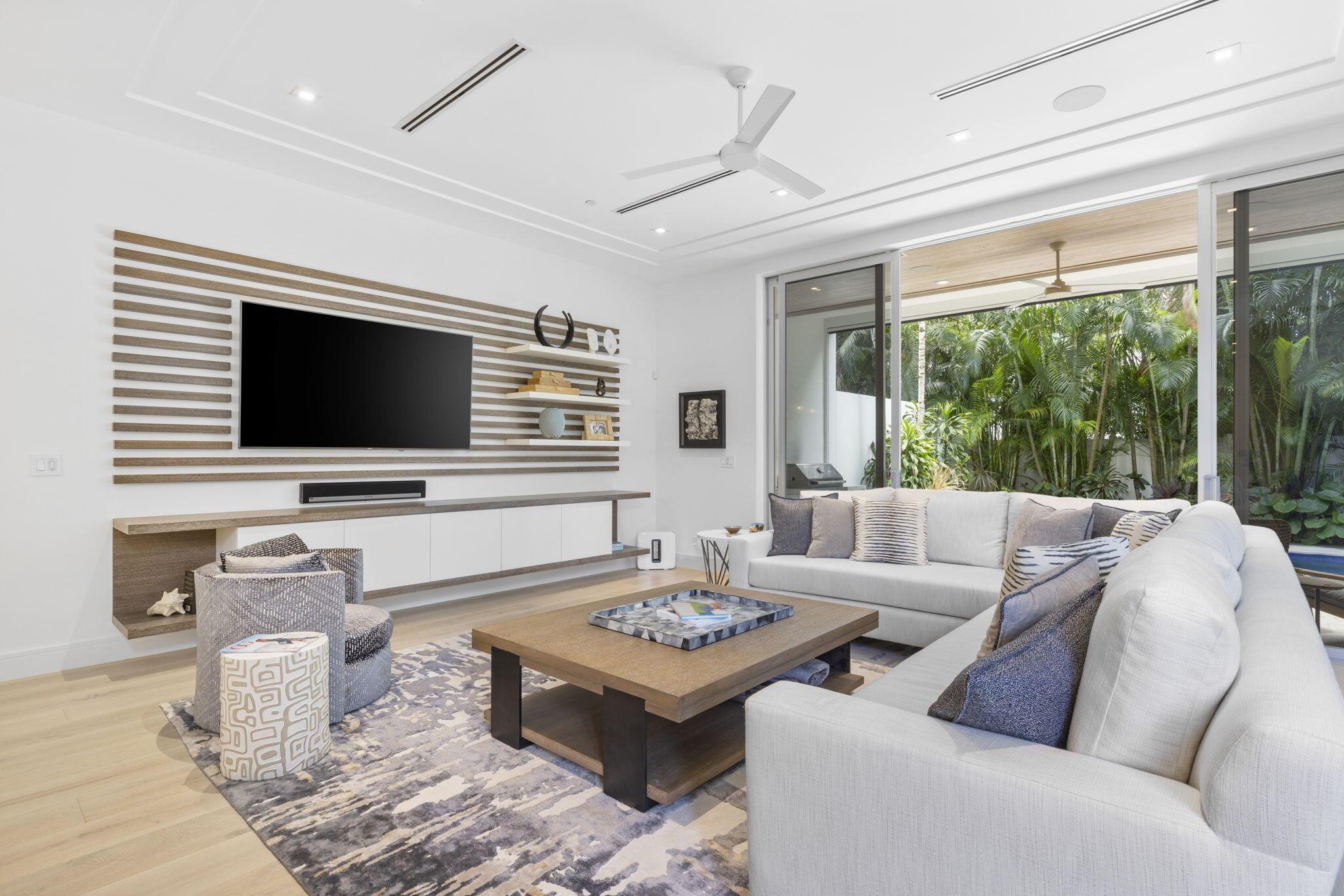 TEN TWENTY LANGER - Residential