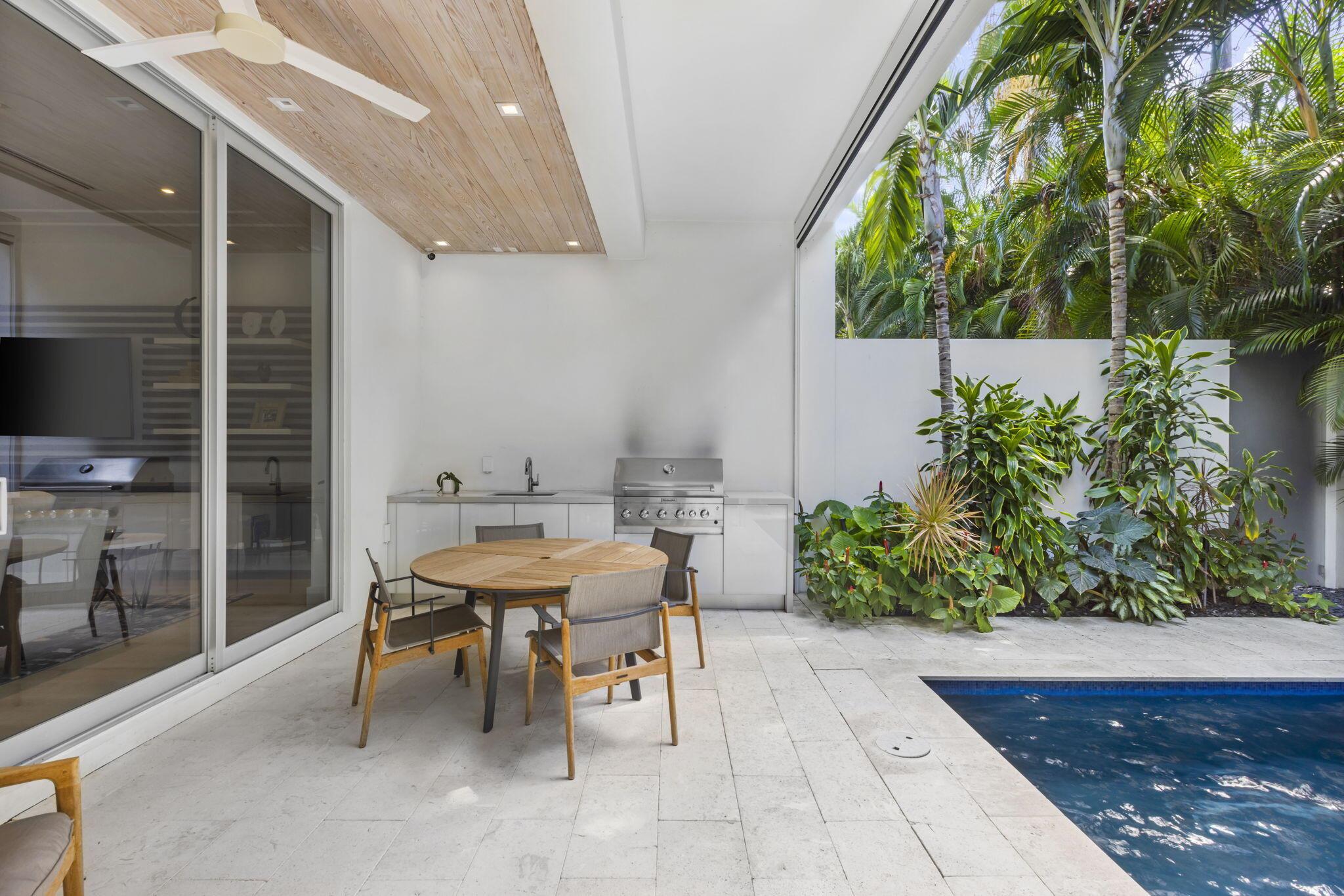 TEN TWENTY LANGER - Residential