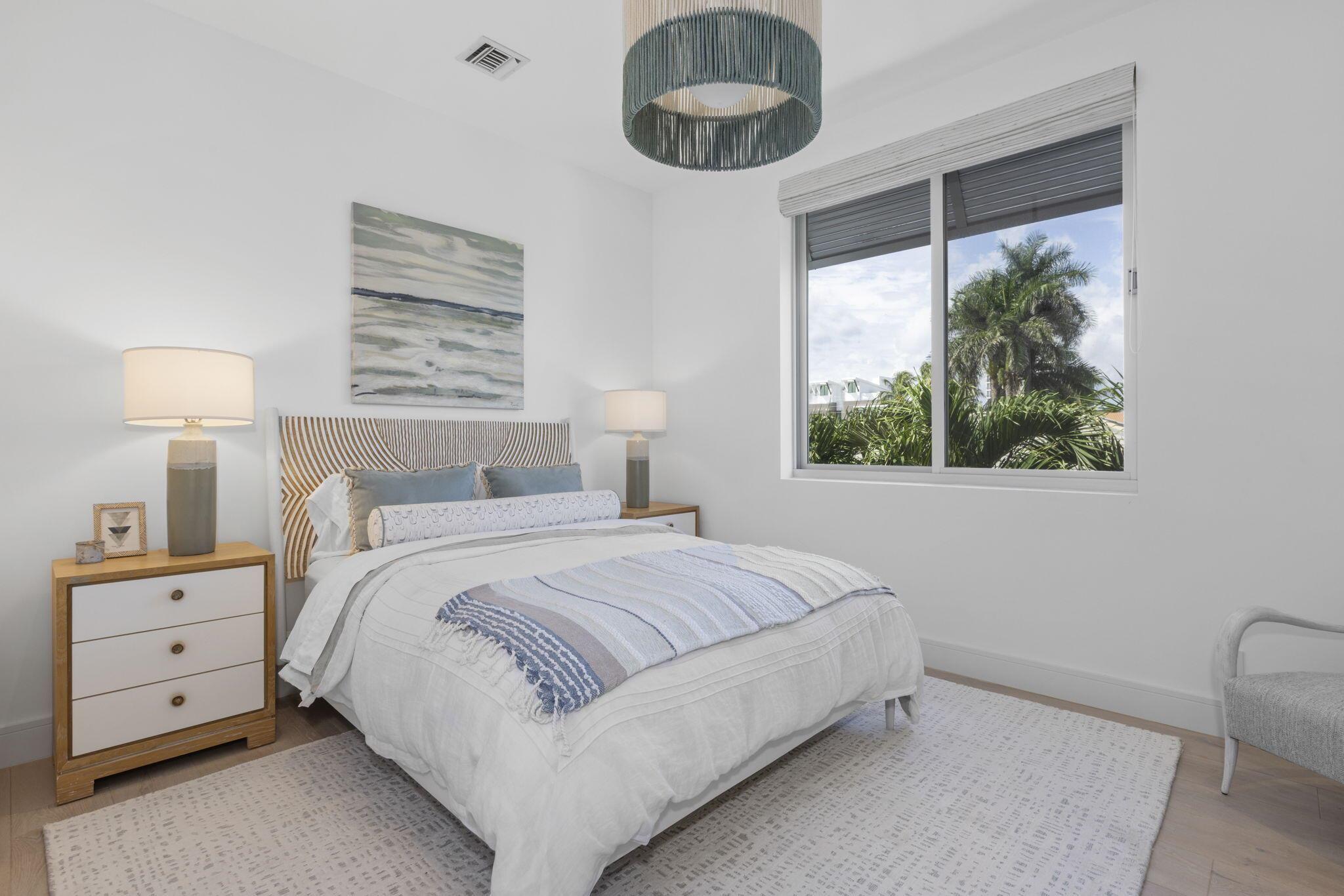 TEN TWENTY LANGER - Residential