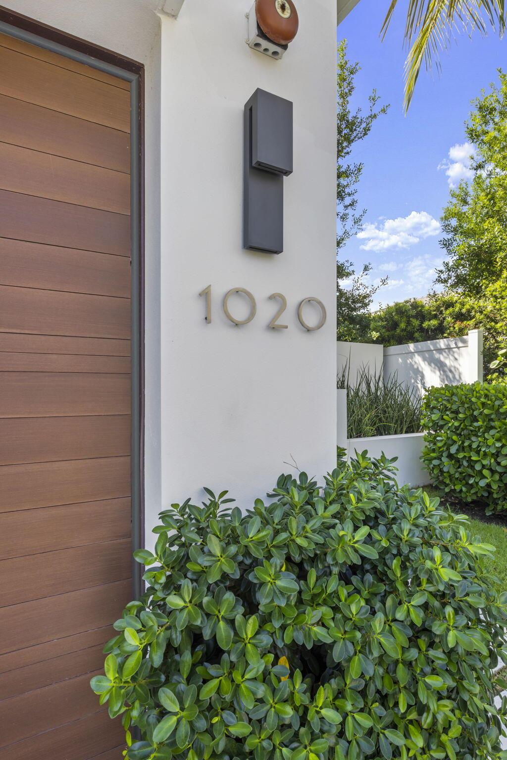 TEN TWENTY LANGER - Residential