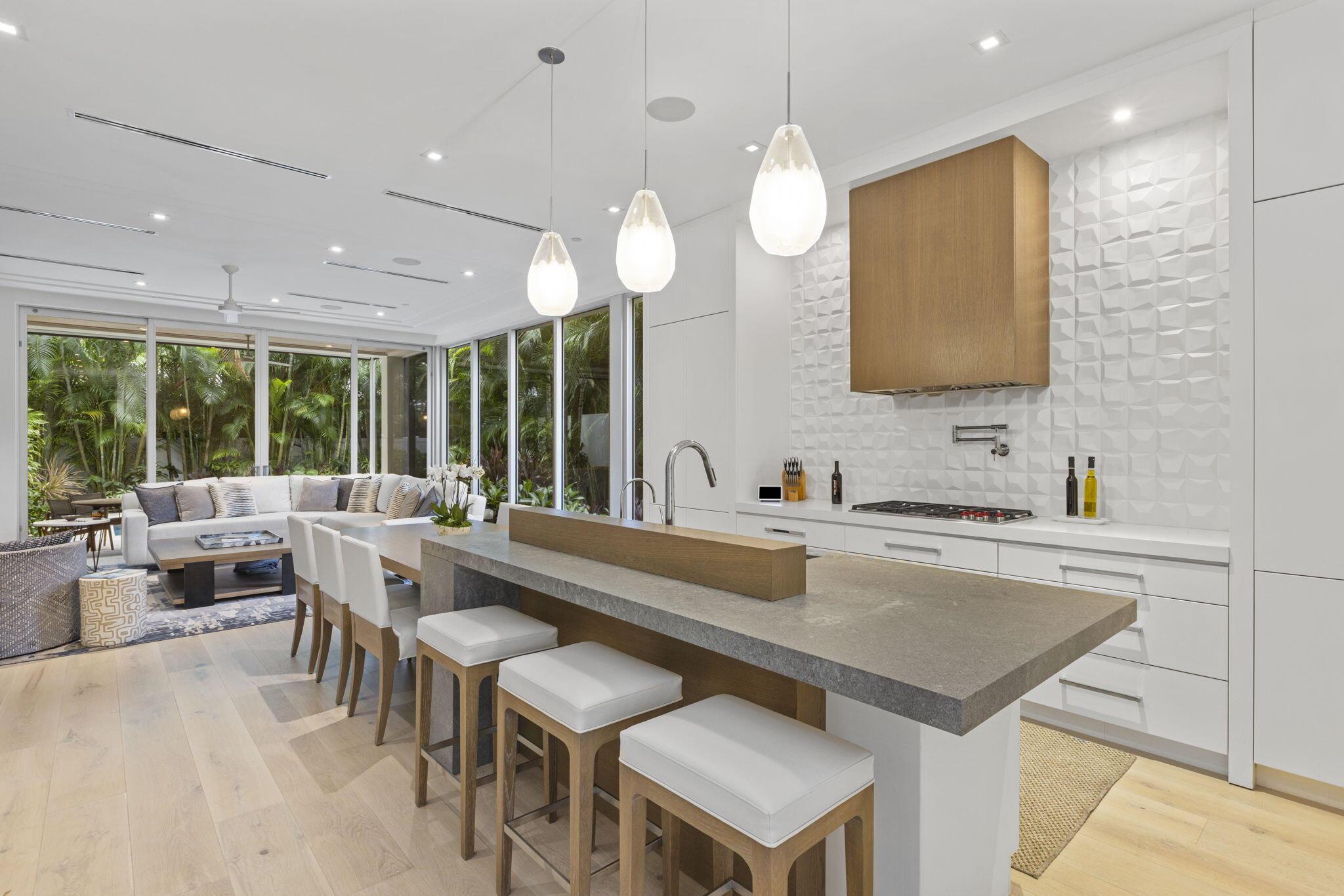 TEN TWENTY LANGER - Residential