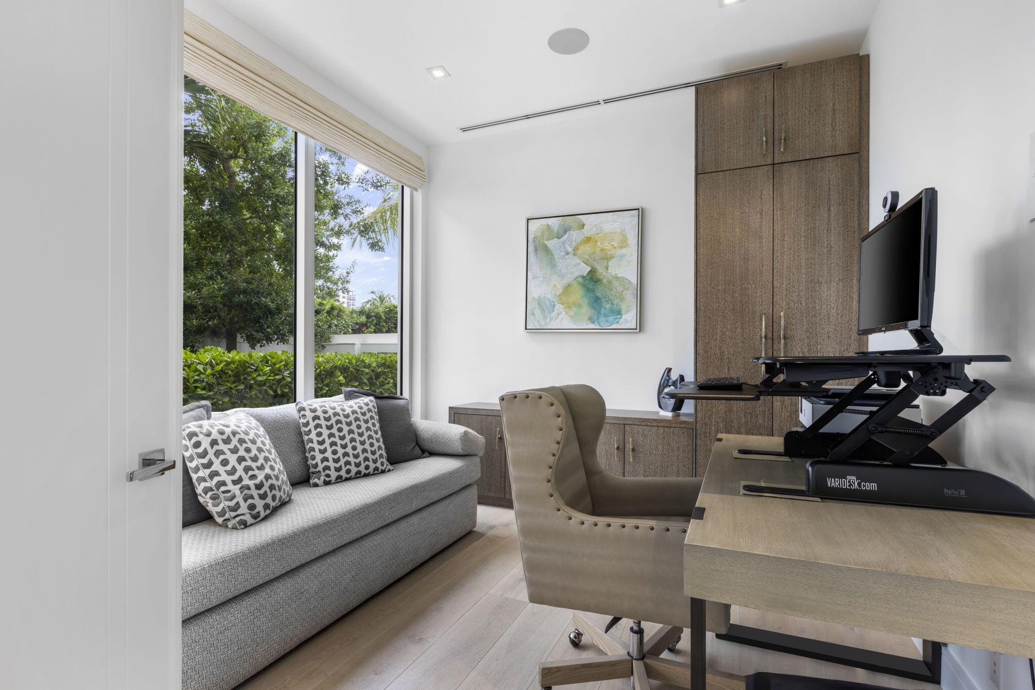 TEN TWENTY LANGER - Residential