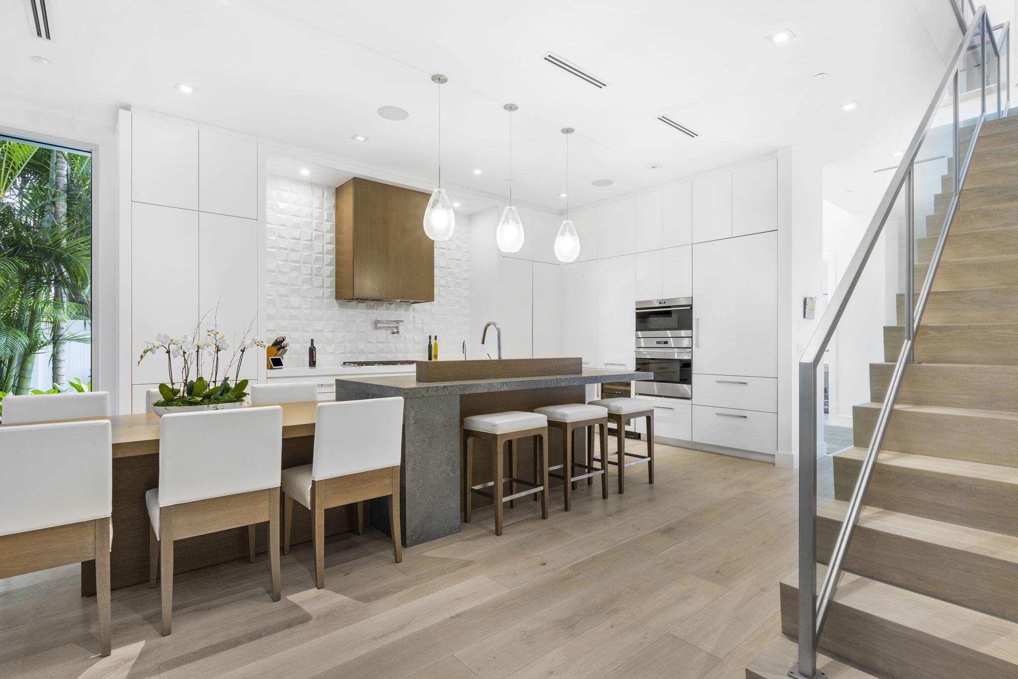 TEN TWENTY LANGER - Residential