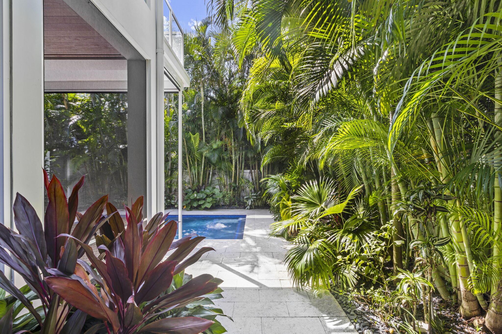 TEN TWENTY LANGER - Residential