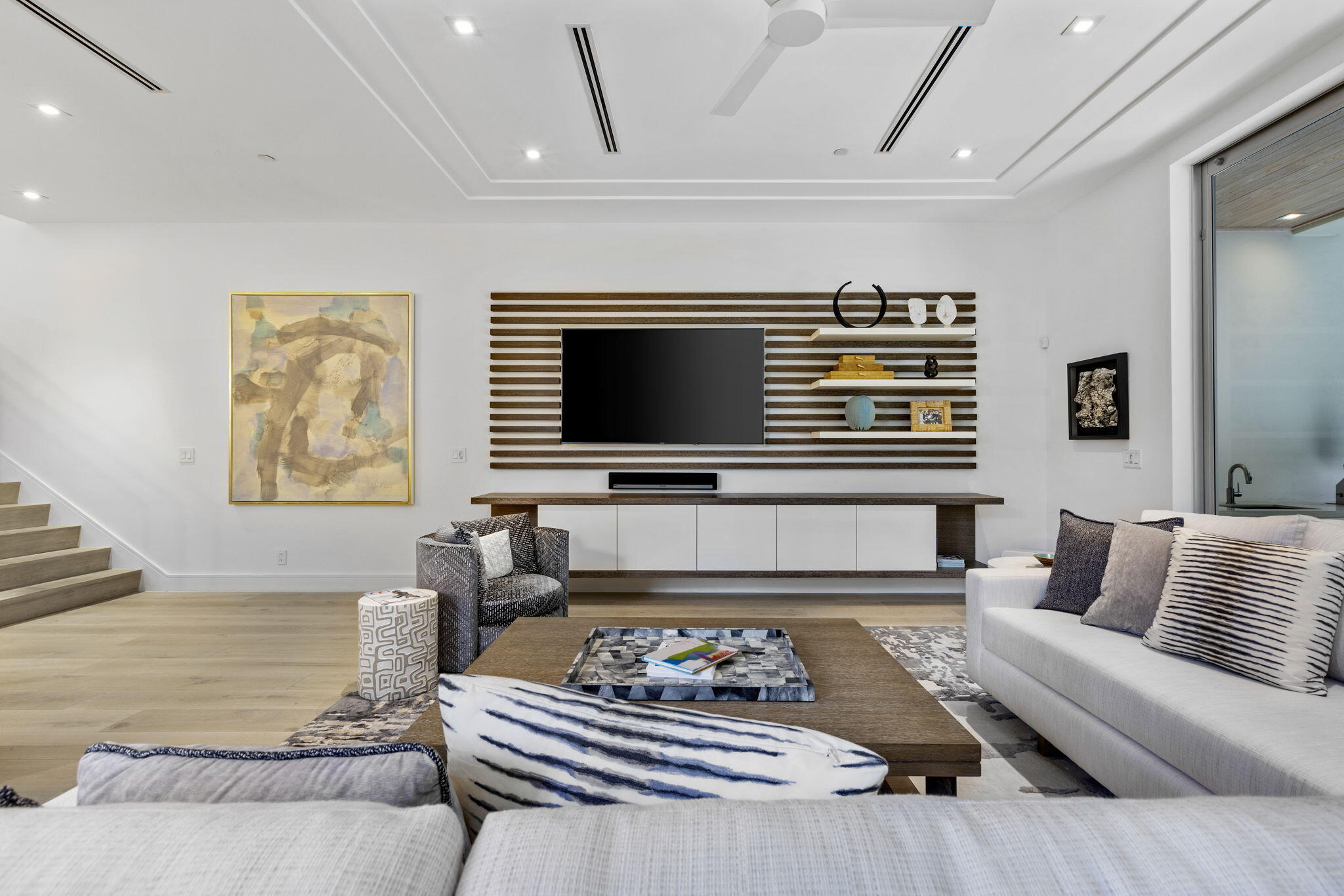 TEN TWENTY LANGER - Residential