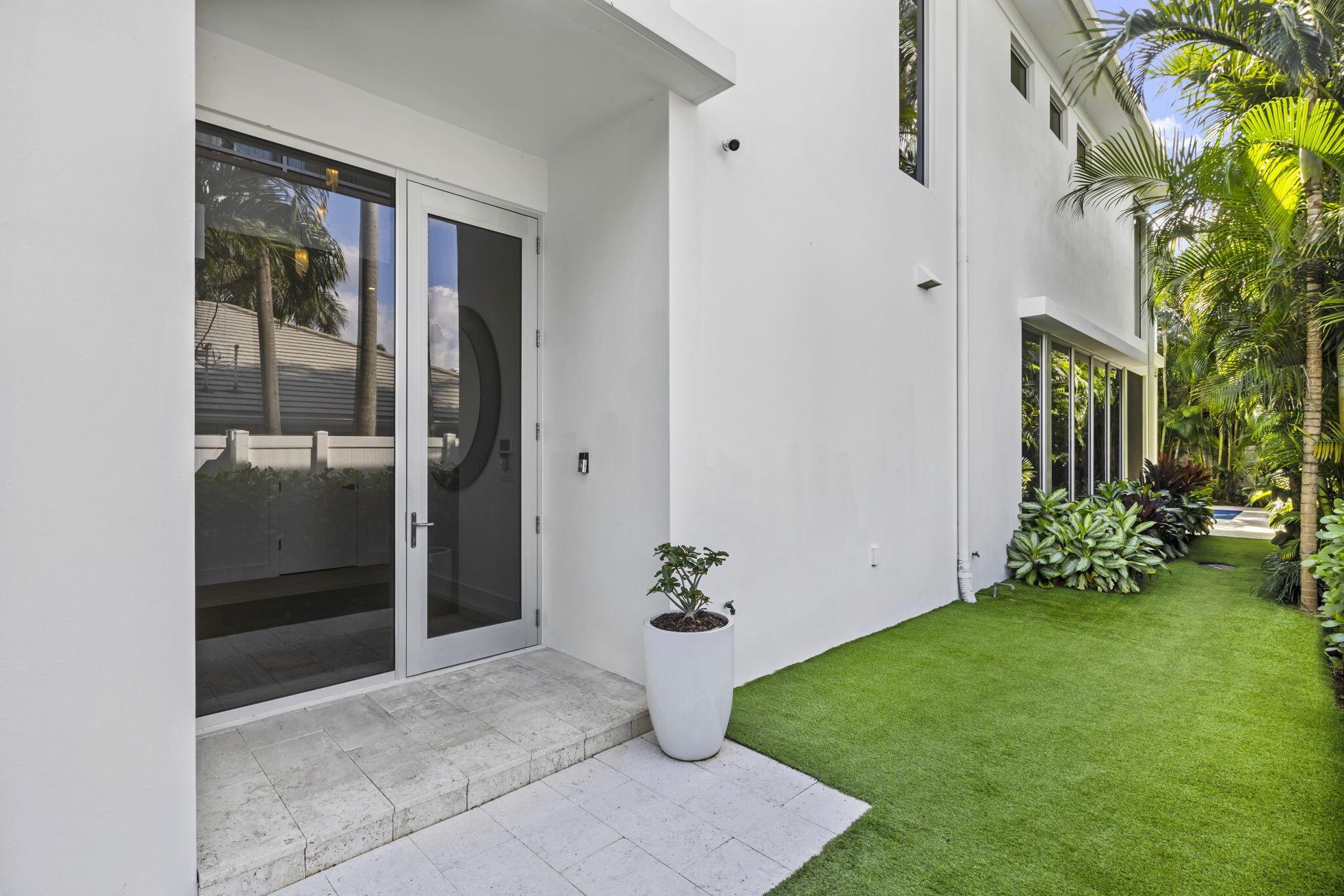 TEN TWENTY LANGER - Residential