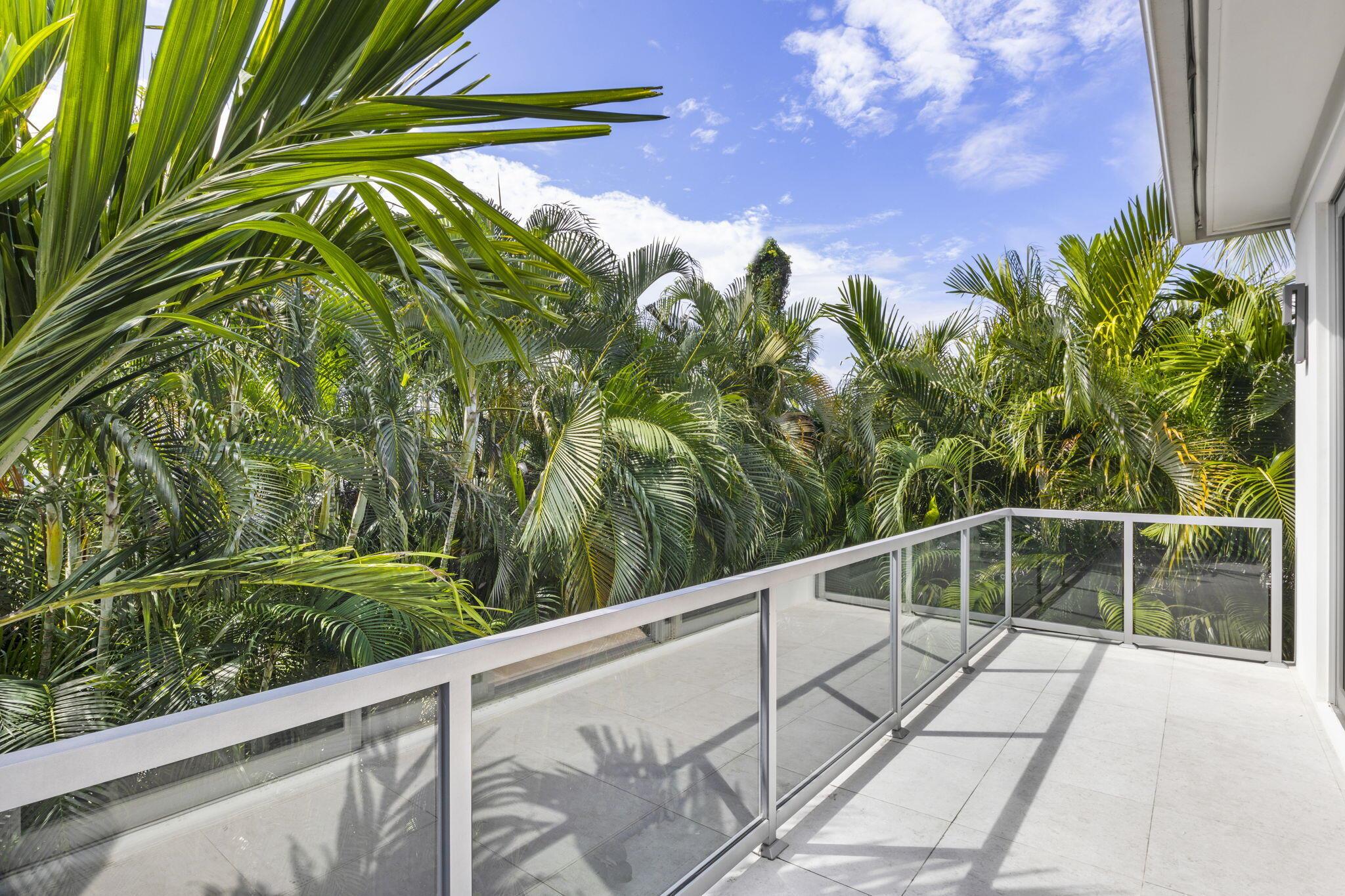 TEN TWENTY LANGER - Residential