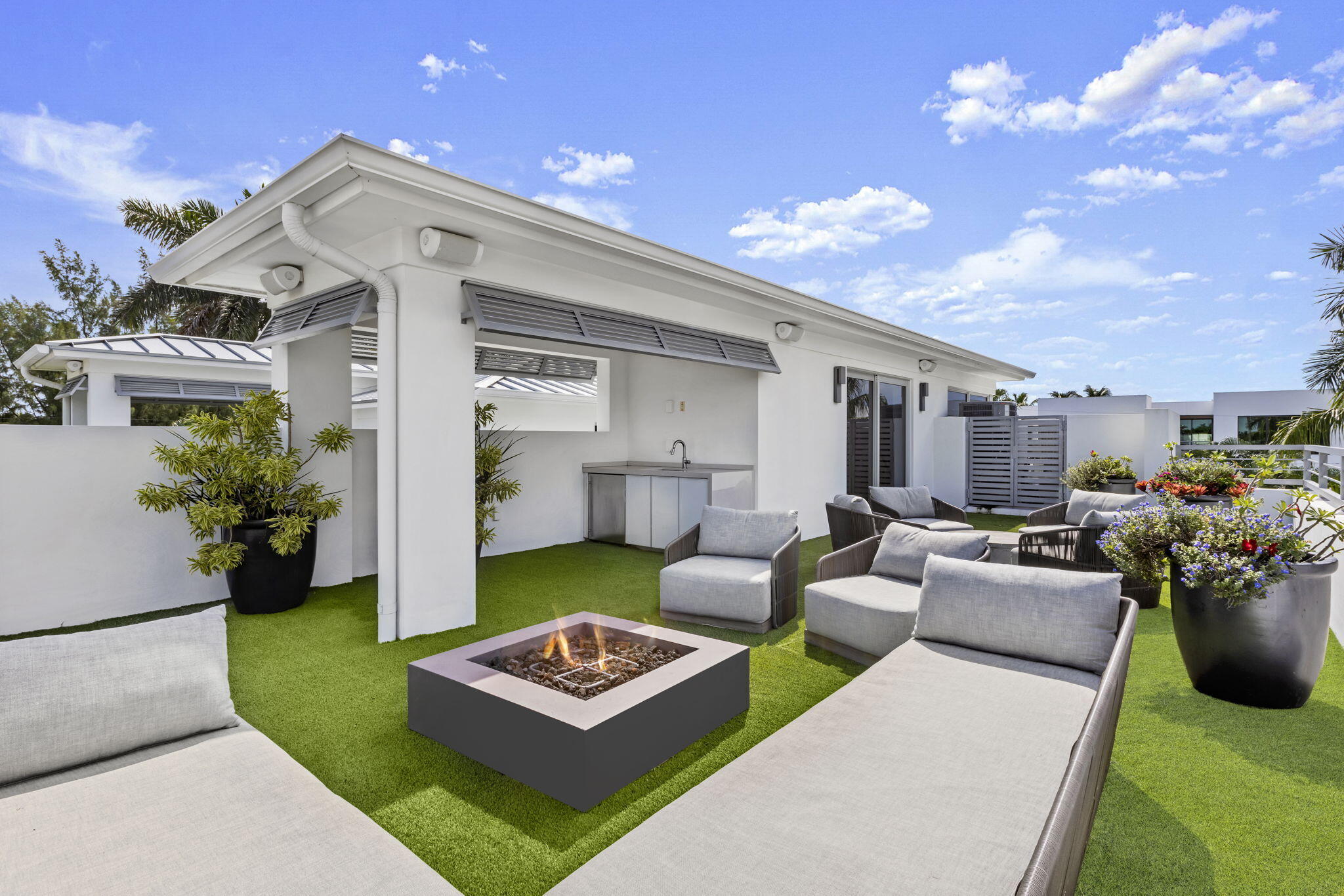 TEN TWENTY LANGER - Residential