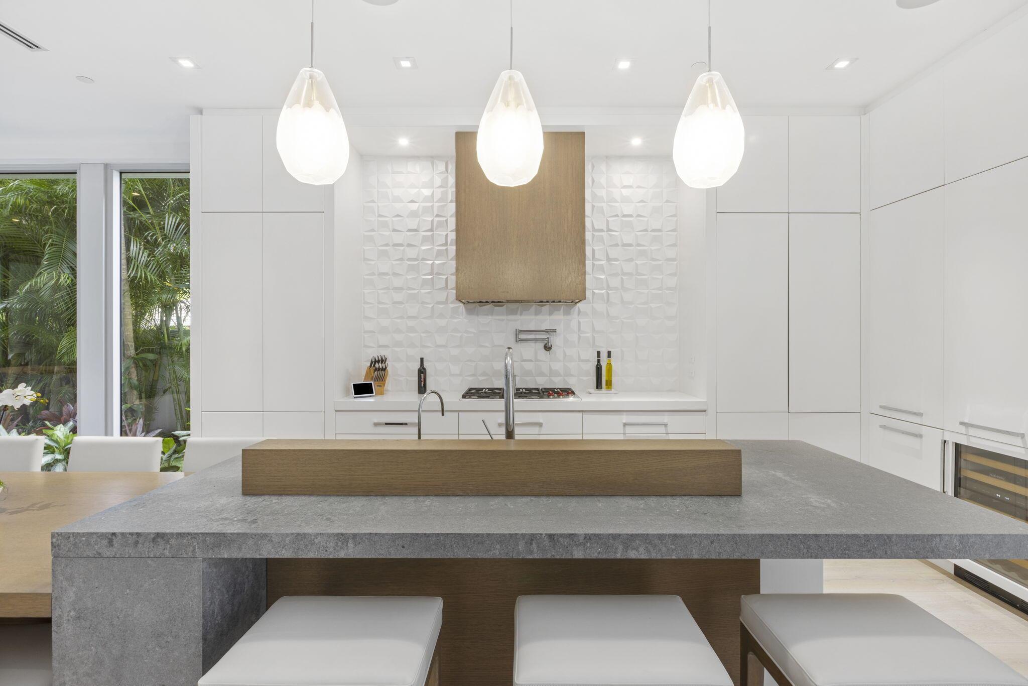 TEN TWENTY LANGER - Residential