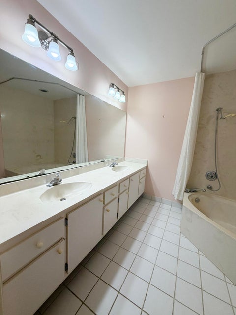 Tiny photo for 40 Pelican Pointe Drive #205, Delray Beach, FL 33483 (MLS # B26086103)