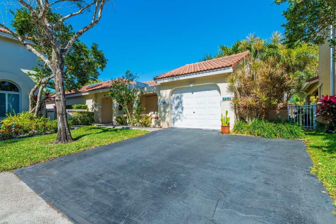 Country Isles Garden Home - Residential