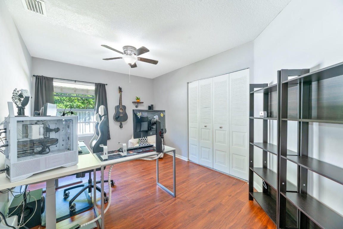 Country Isles Garden Home - Residential