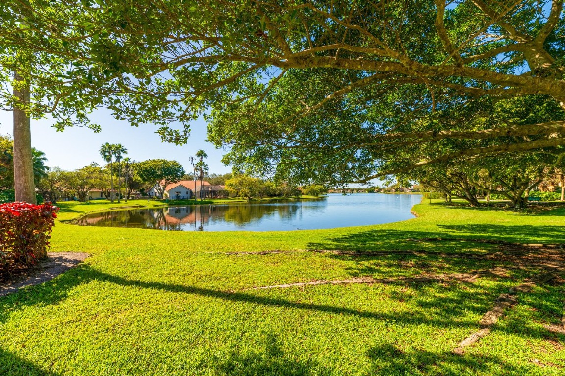 Country Isles Garden Home - Residential