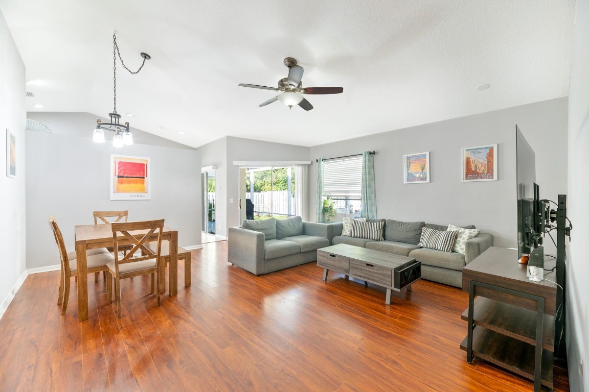 Country Isles Garden Home - Residential