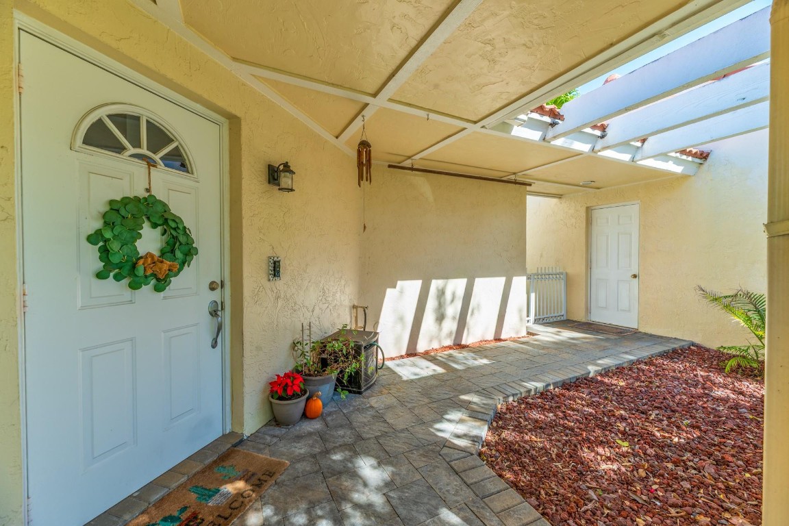 Country Isles Garden Home - Residential