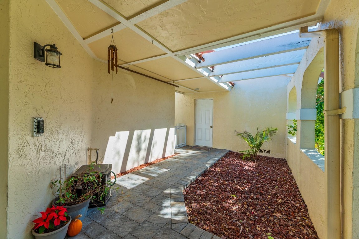 Country Isles Garden Home - Residential