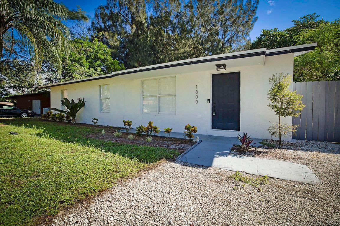 LAUDERDALE VILLAS - Residential