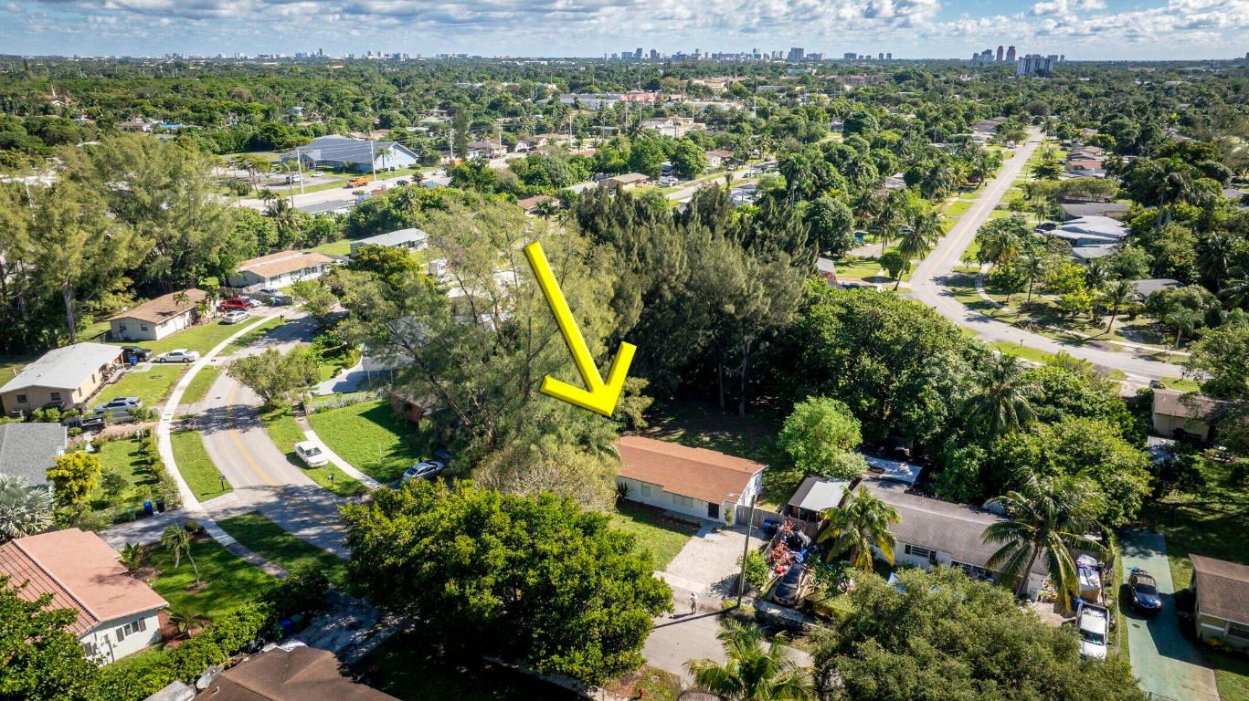 LAUDERDALE VILLAS - Residential