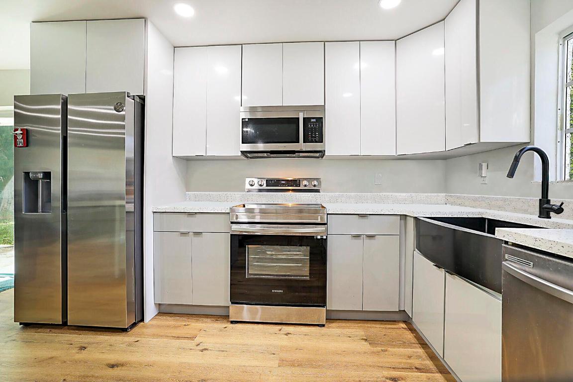 LAUDERDALE VILLAS - Residential