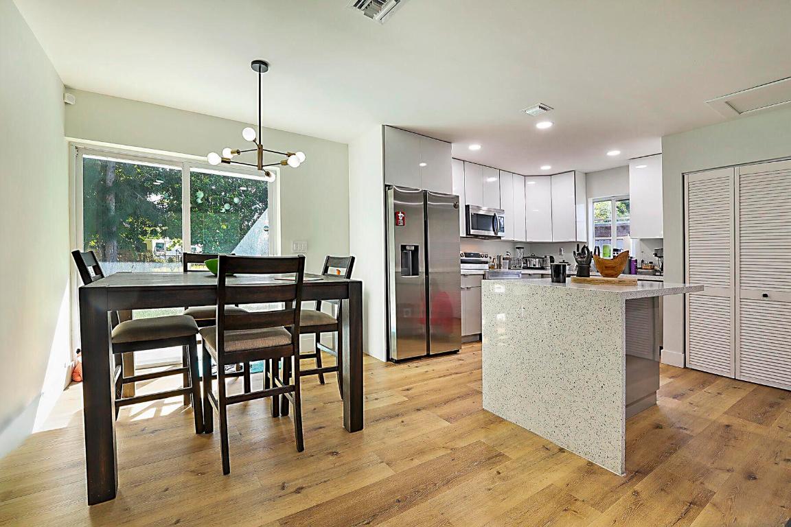 LAUDERDALE VILLAS - Residential