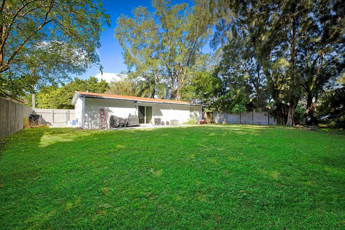 LAUDERDALE VILLAS - Residential